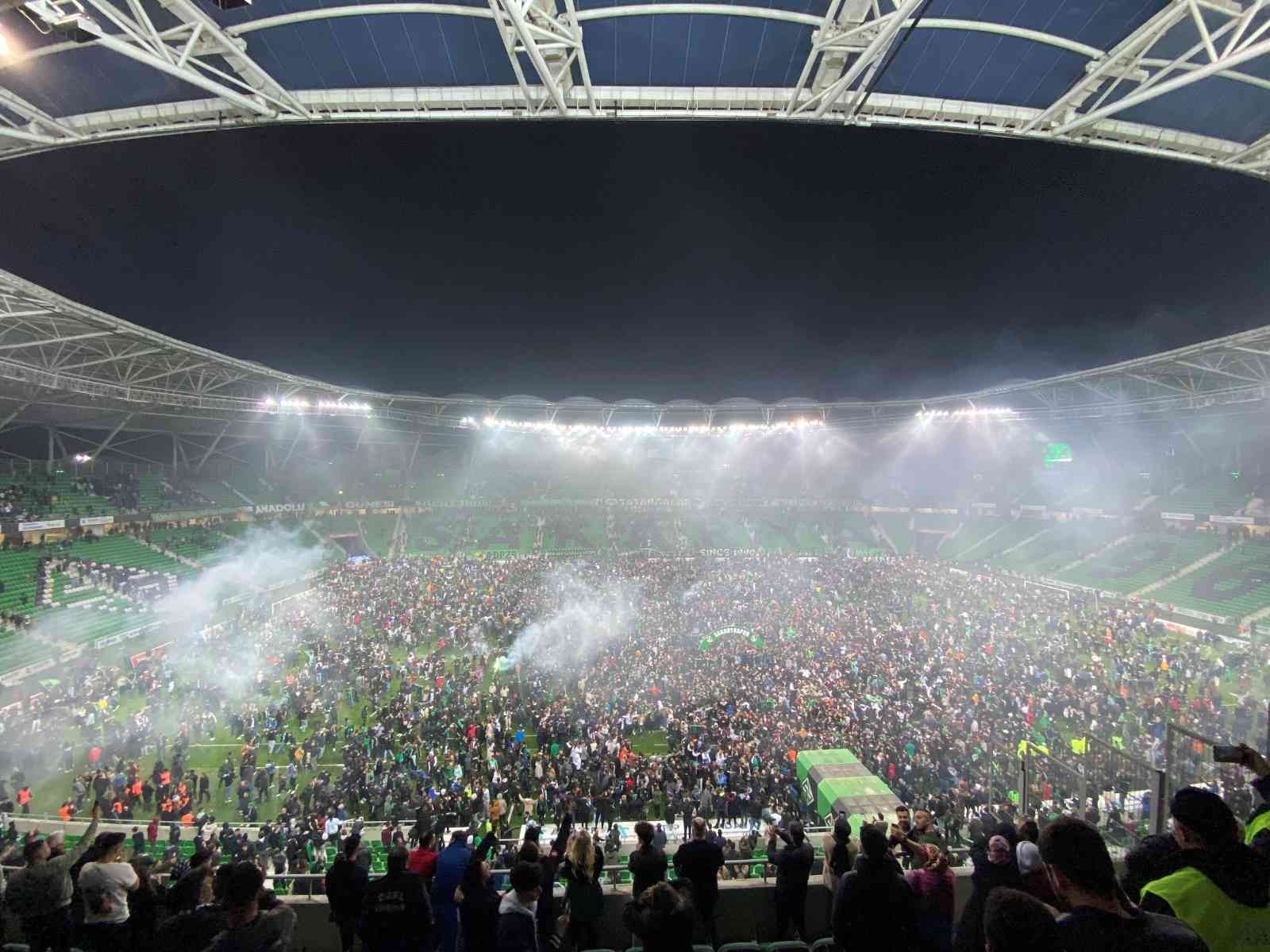 Sakaryaspor’un Spor Toto 1. Lig serüveni 2011 yılında Play-Off finalini kazanarak 1. Lig’e yükselen Sakaryaspor, daha sonra yeniden alt liglere düştü ve 10 yıl verdiği mücadele sonrası ...