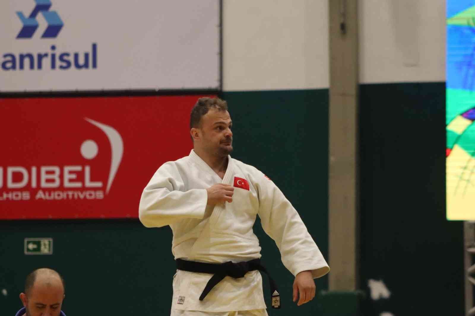 Sancaktepeli Samet’ten olimpiyatlarda gümüş madalya Brezilya’da devam eden 24. İşitme Engelliler Yaz Olimpiyatları’nda (Deaflympics) Sancaktepe Belediye sporcusu Samet Bulut gümüş madalya kazandı ...