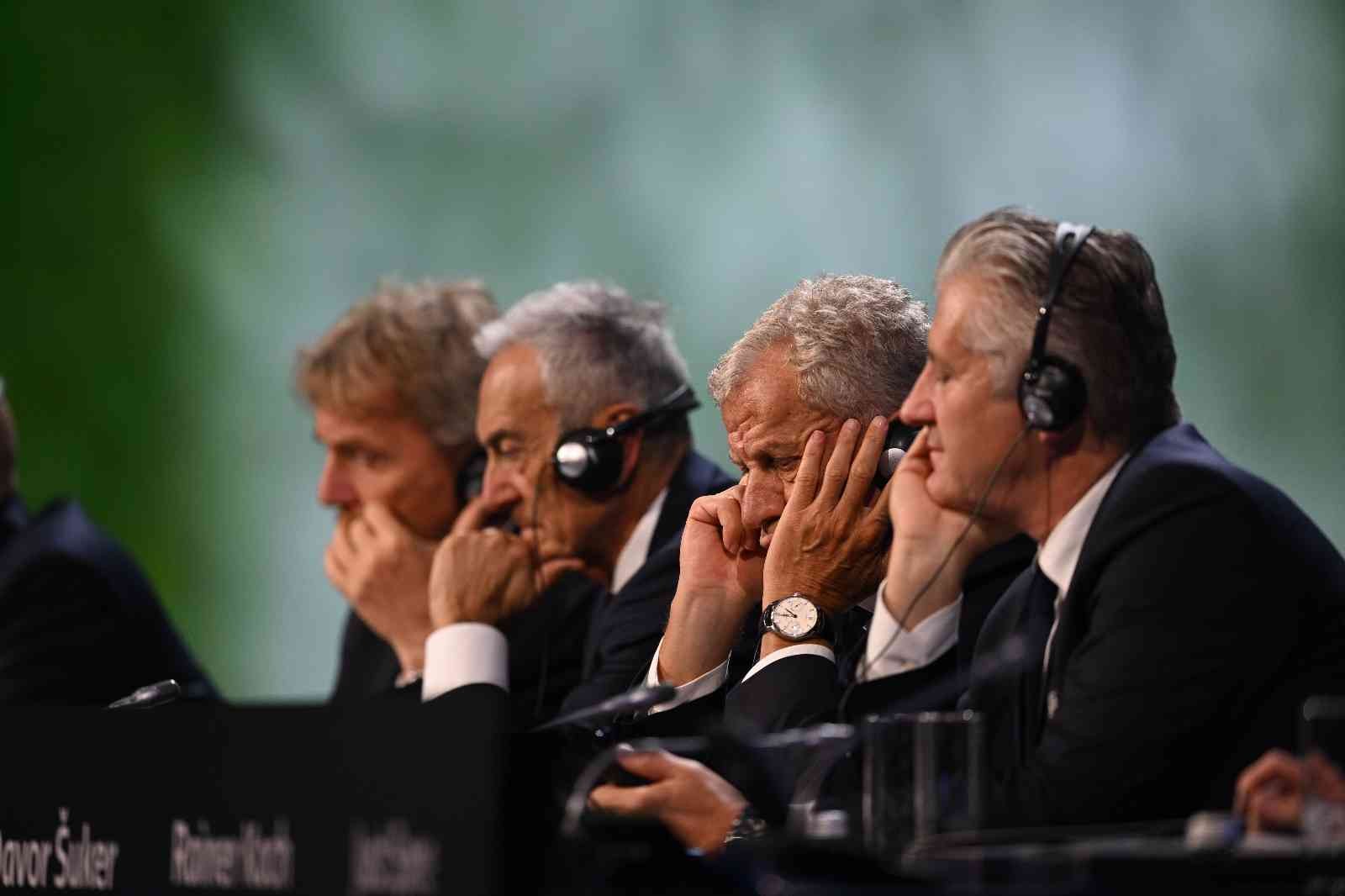 Servet Yardımcı, UEFA Yönetim Kurulu Toplantısı ve UEFA Kongresi’ne katıldı Türkiye Futbol Federasyonu Başkanı ve UEFA Yönetim Kurulu Üyesi Servet Yardımcı, Avusturya’nın başkenti Viyana’da yapılan UEFA Yönetim Kurulu ...