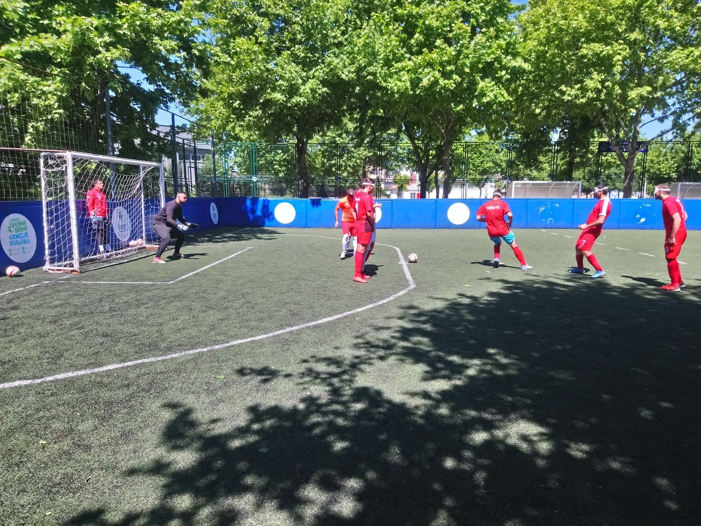 Sesi Görenler, Avrupa Şampiyonası’nın son hazırlığını Bursa’da yapıyor Görme Engelliler Spor Federasyonu bünyesindeki Sesi Görenler Milli Takımı, Avrupa Futbol Şampiyonası öncesi son hazırlıklarını Bursa’da yapıyor ...