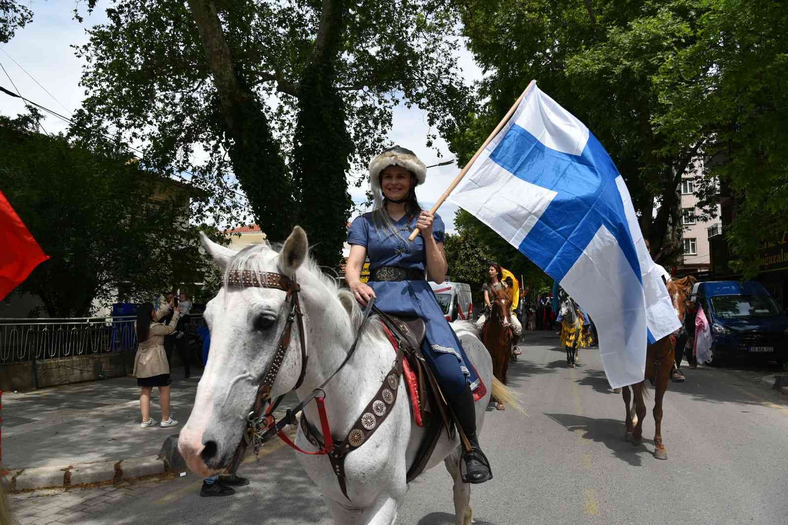 Balıkesir’in Sındırgı ilçesinde 19 Mayıs Atatürk’ü Anma Gençlik ve Spor Bayramı coşkusu 35 ülkenin katıldığı uluslararası kortejle renklendi. 20 ...