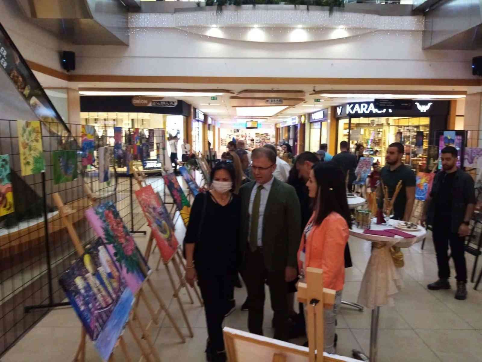 Spor Lisesi öğrencilerinden ‘Renklerin Dansı’ sergisi Tekirdağ’ın Çorlu ilçesinde eğitim-öğretim veren kurumlar arasında yer alan lise öğrencilerinin eserlerinden oluşan Renklerin Dansı Resim Sergisi ...