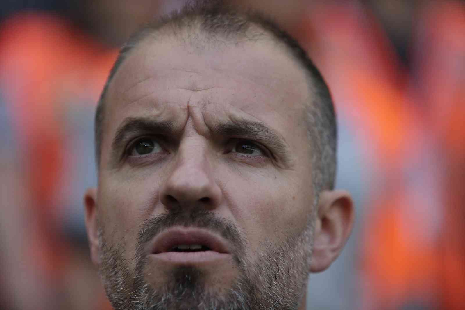 Spor Toto 1. Lig: Bursaspor: 1 - Ümraniyespor: 1 (İlk yarı sonucu) Spor Toto 1. Lig’in 36. haftasında Bursaspor, Ümraniyespor’u konuk ediyor. Maçın ilk yarısı 1-1’lik eşitlikle tamamlandı. Kaynak: İHA