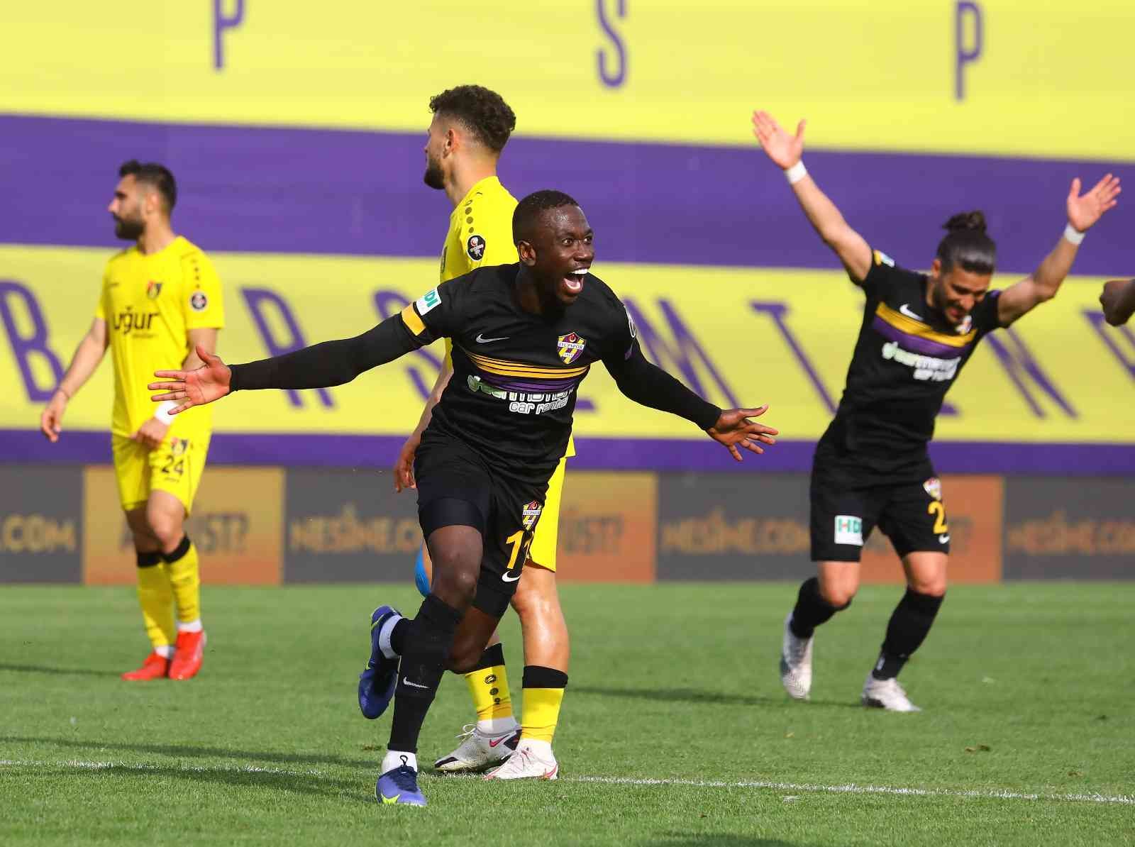 Spor Toto 1. Lig’in 35. haftasında Eyüpspor, sahasında karşılaştığı İstanbulspor’a 2-1’lik skorla mağlup oldu. Maçtan dakikalar 7. dakikada ...