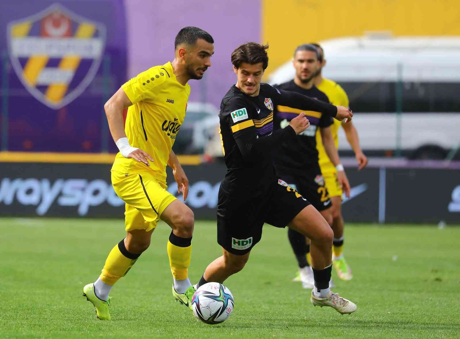 Spor Toto 1. Lig’in 35. haftasında Eyüpspor, sahasında karşılaştığı İstanbulspor’a 2-1’lik skorla mağlup oldu. Maçtan dakikalar 7. dakikada ...