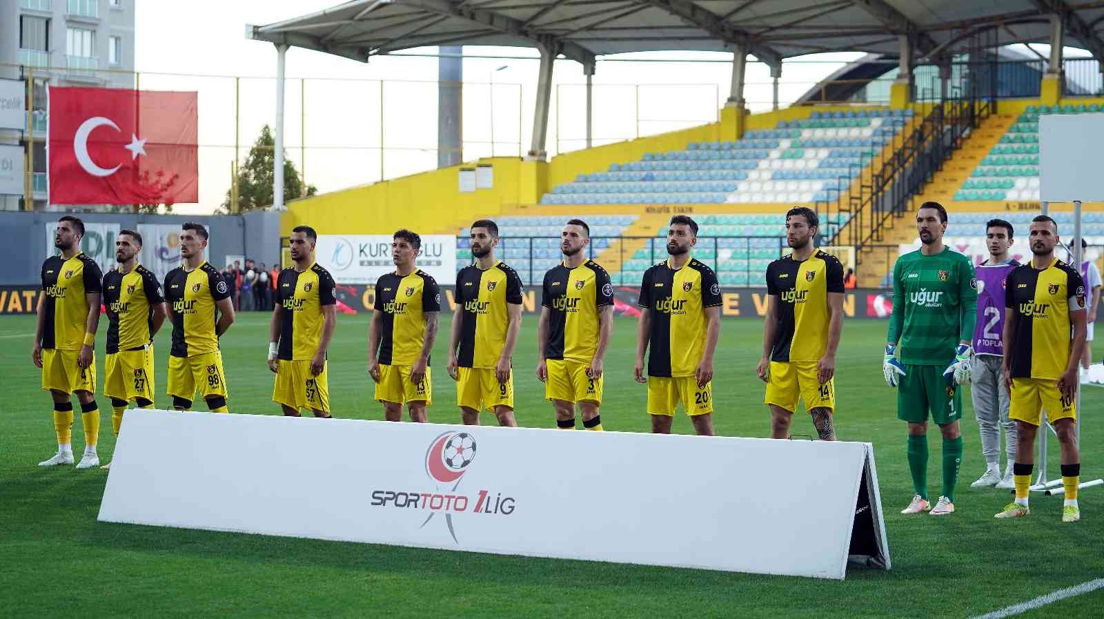 Spor Toto 1. Lig’in 38. ve son haftasında İstanbulspor sahasında karşılaştığı Bandırmaspor ile 0-0 berabere kaldı. Maçtan dakikalar 5. dakikada ...