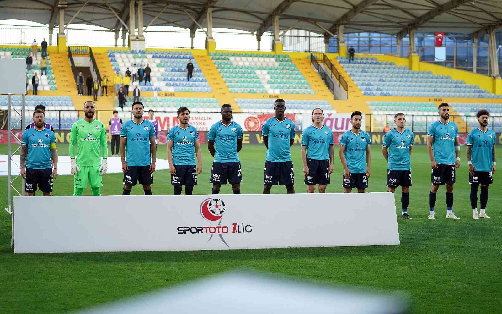 Spor Toto 1. Lig’in 38. ve son haftasında İstanbulspor sahasında karşılaştığı Bandırmaspor ile 0-0 berabere kaldı. Maçtan dakikalar 5. dakikada ...