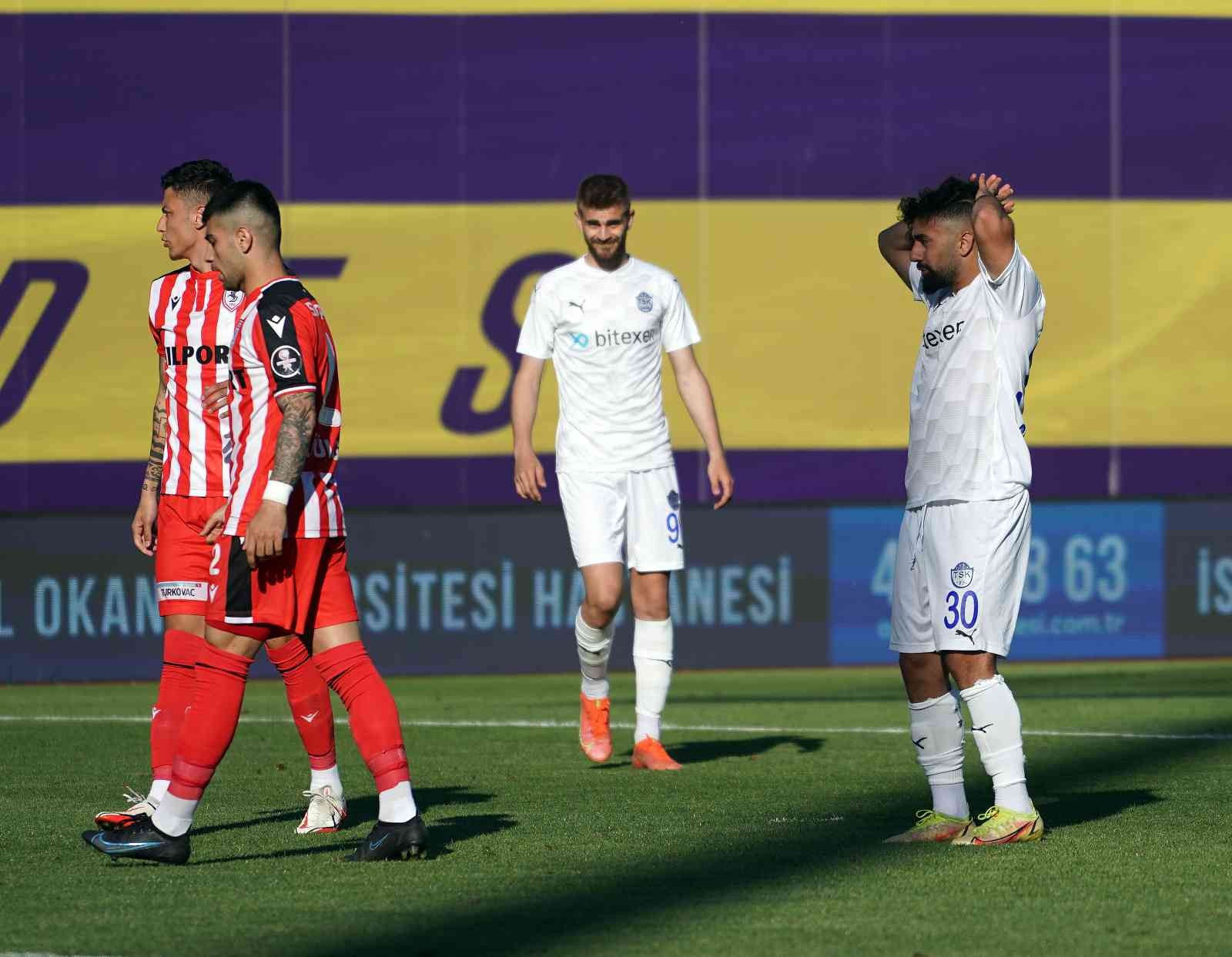 Spor Toto 1. Lig’in son haftasında Tuzlaspor, sahasında Samsunspor’a 4-2’lik skorla mağlup oldu. Maçtan dakikalar 5. dakikada ceza sahası içi ...