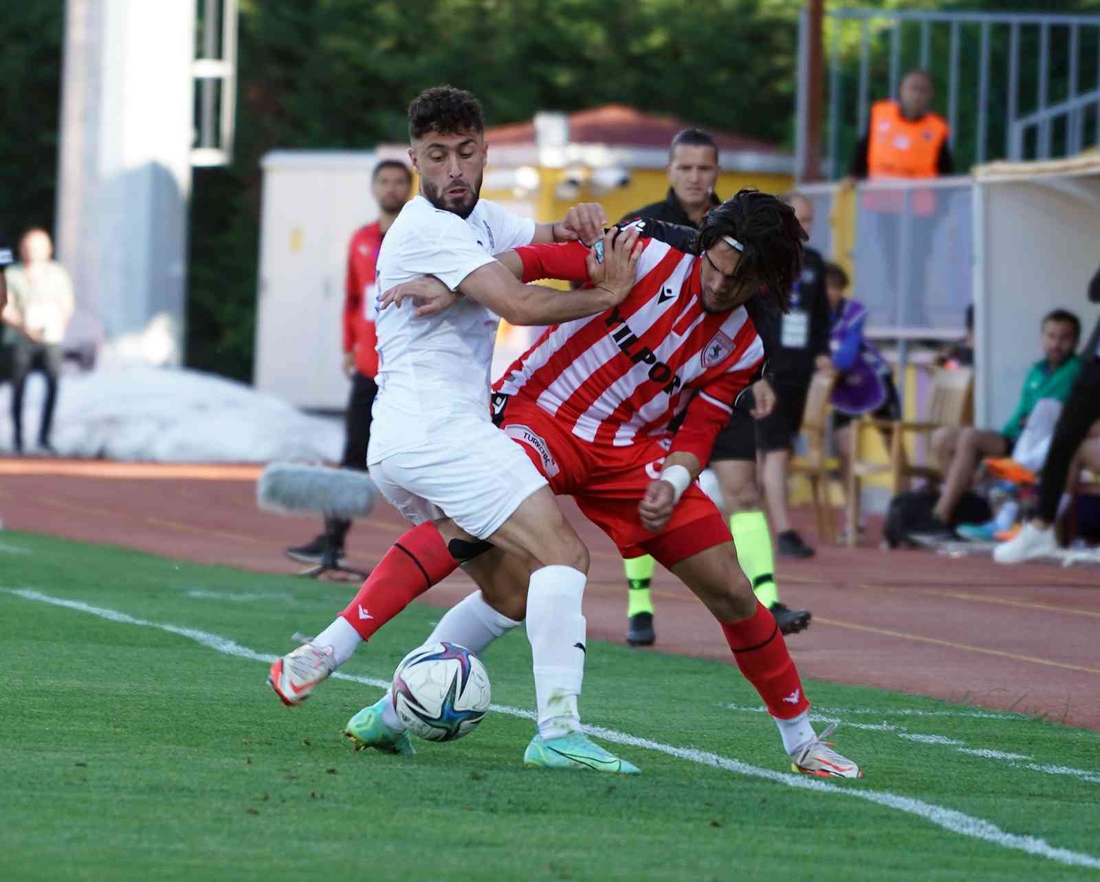 Spor Toto 1. Lig’in son haftasında Tuzlaspor, sahasında Samsunspor’a 4-2’lik skorla mağlup oldu. Maçtan dakikalar 5. dakikada ceza sahası içi ...