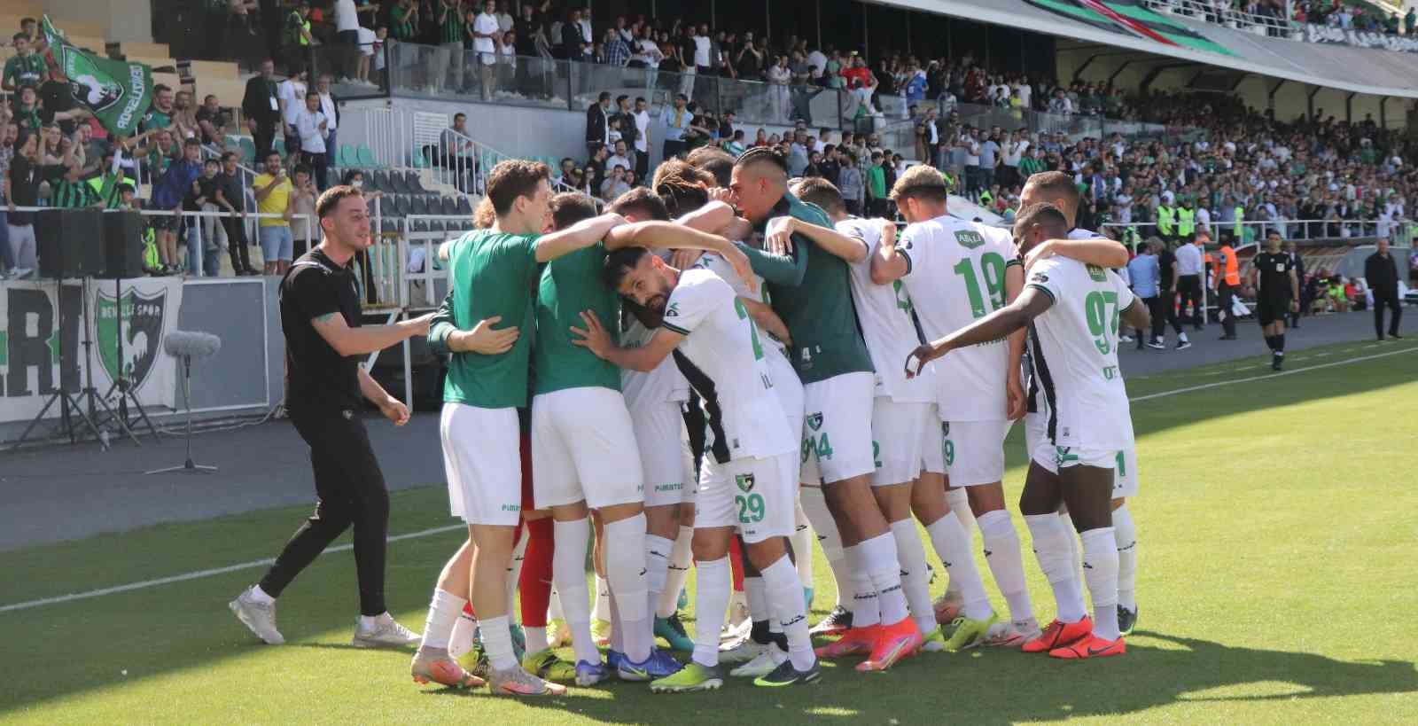 Spor Toto 1. Lig’de play-off ve küme düşme hattında heyecan arttı Spor Toto 1. Lig’in 36. haftasında alınan sonuçların ardından play-off ve küme düşme hattında heyecan arttı. Spor Toto 1. Lig’de 36. hafta geride ...