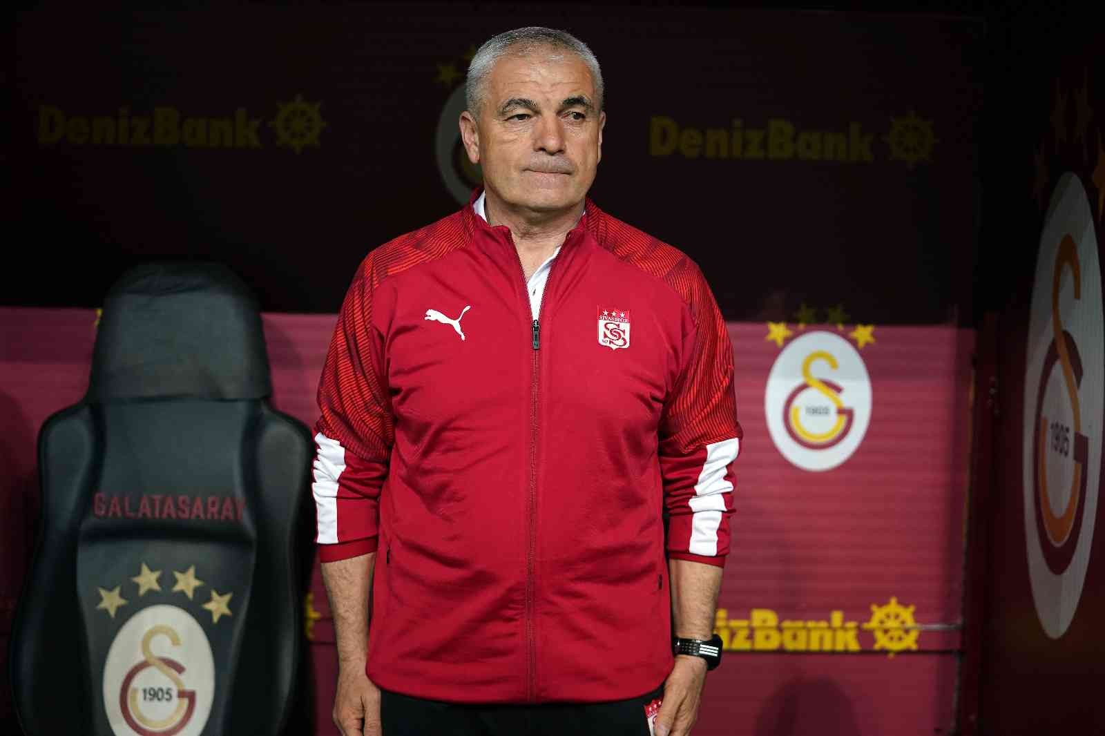 Spor Toto Süper Lig: Galatasaray: 1 - Sivasspor: 0 (Maç devam ediyor) Spor Toto Süper Lig’in 35. haftasında Galatasaray, Sivasspor’u konuk ediyor. Mücadelenin 15 dakikası sarı-kırmızılı ekibin 1-0 üstünlüğü ile ...