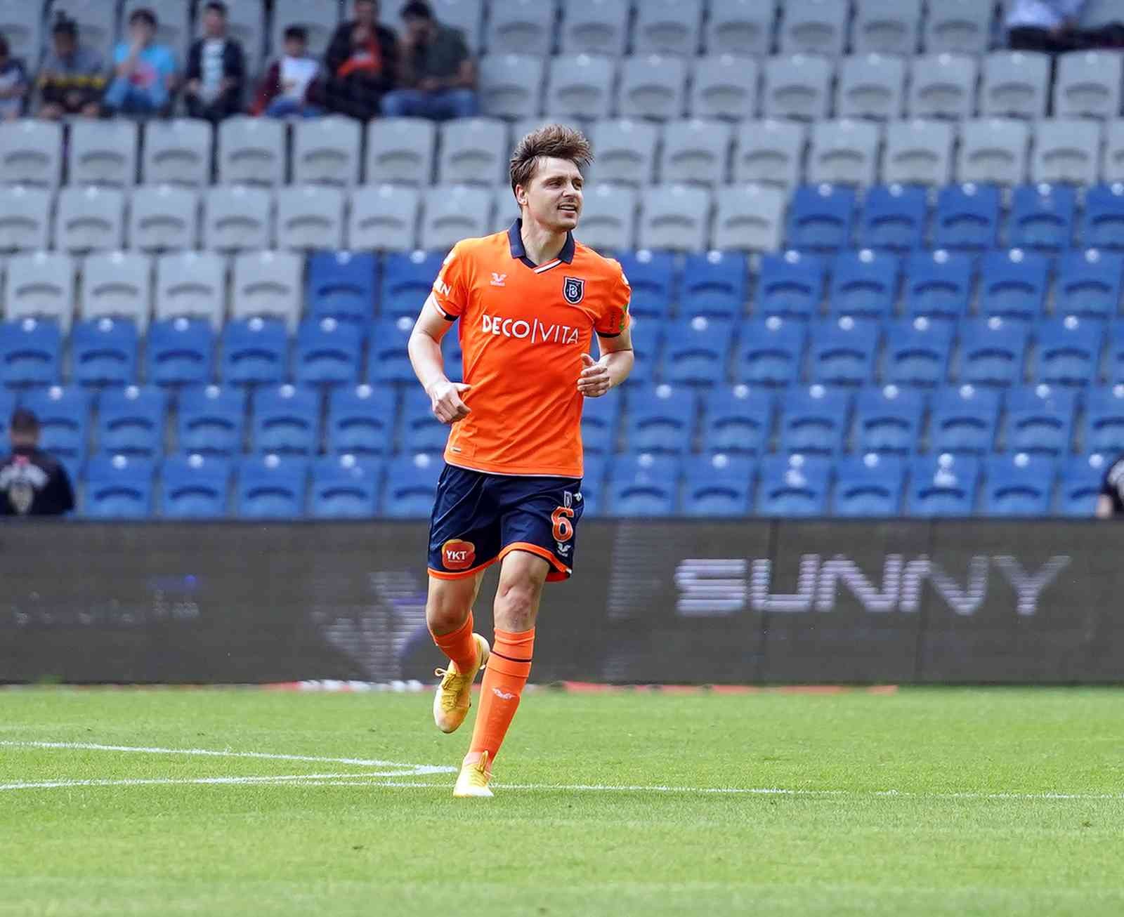 Spor Toto Süper Lig’in 38. ve son haftasında Medipol Başakşehir evinde Trabzonspor ile karşılaşıyor. Mücadelenin ilk yarısı turuncu ...
