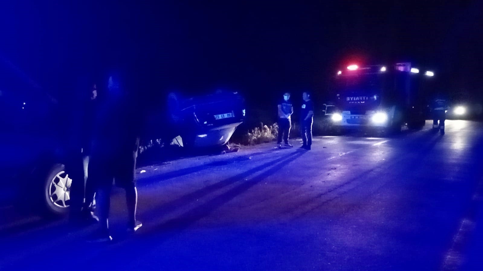 Taklalar atan otomobil hurdaya döndü: 1 ölü Tekirdağ Çorlu’da virajda taklalar atarak hurdaya dönen otomobilin sürücüsü hayatını kaybetti. Kaza, Havuzlar - Türkgücü yolu üzerinde meydana ...