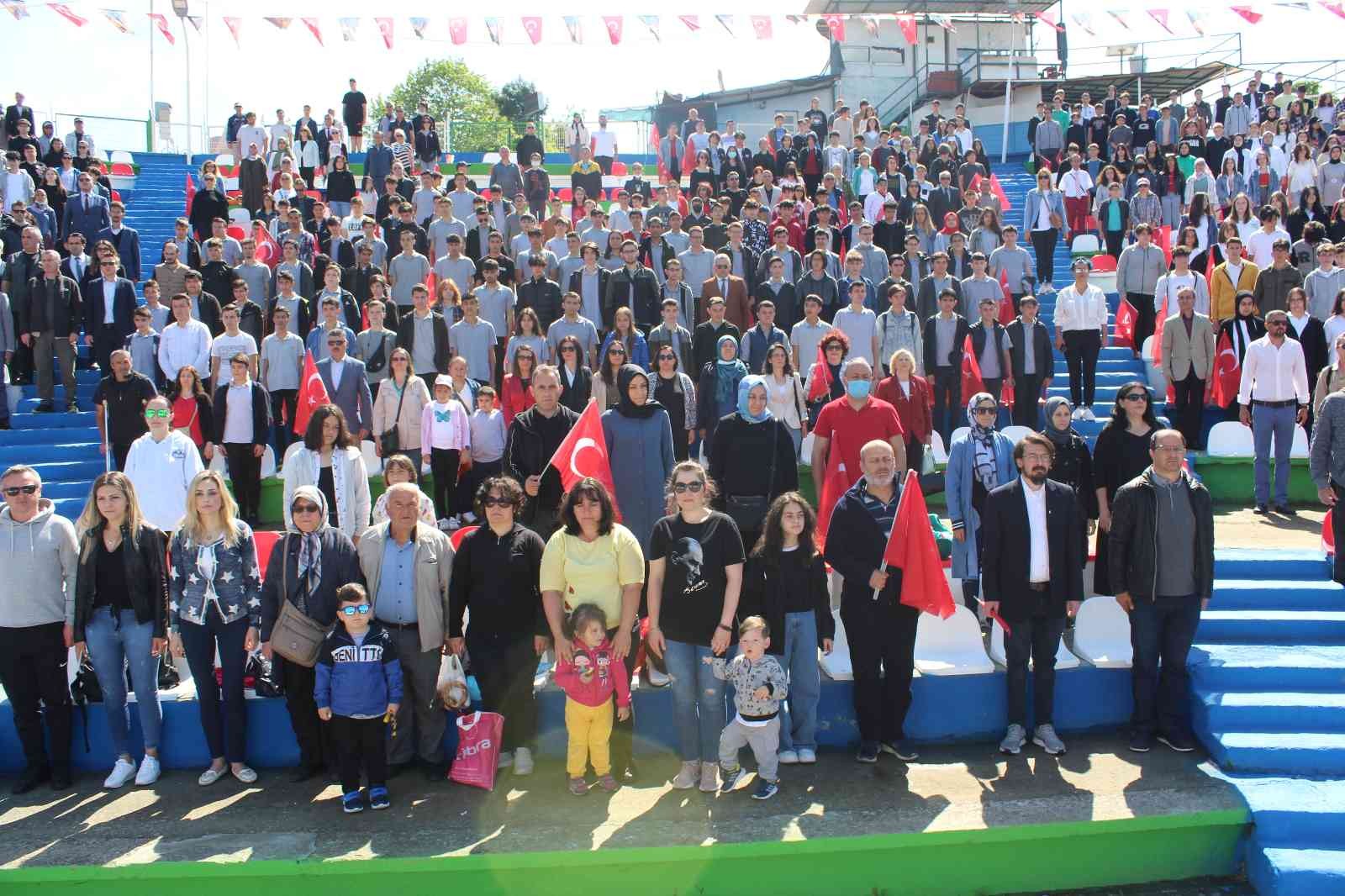 Tekirdağ’da 19 Mayıs coşkusu 19 Mayıs Atatürk’ü Anma, Gençlik ve Spor Bayramı Tekirdağ’da coşkuyla kutlandı. 19 Mayıs Atatürk’ü Anma, Gençlik ve Spor Bayramı kutlamaları ...