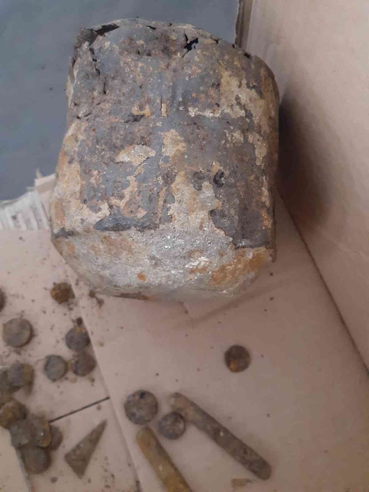 Tekirdağ’da bulunan Balkan Savaşı’ndan kalma top mermisi imha edildi Tekirdağ’da arazide bulunan tarihi top mermisi, Tekirdağ İl Emniyet Müdürlüğüne bağlı bomba imha ekiplerince imha edildi. Kapaklı ilçesindeki boş ...