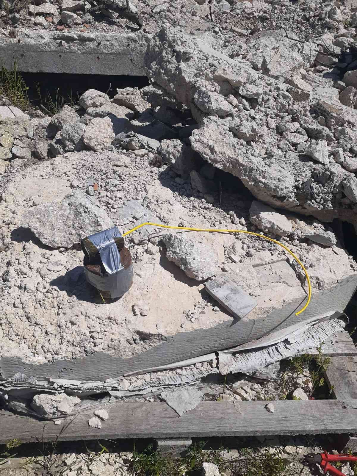 Tekirdağ’da bulunan Balkan Savaşı’ndan kalma top mermisi imha edildi Tekirdağ’da arazide bulunan tarihi top mermisi, Tekirdağ İl Emniyet Müdürlüğüne bağlı bomba imha ekiplerince imha edildi. Kapaklı ilçesindeki boş ...