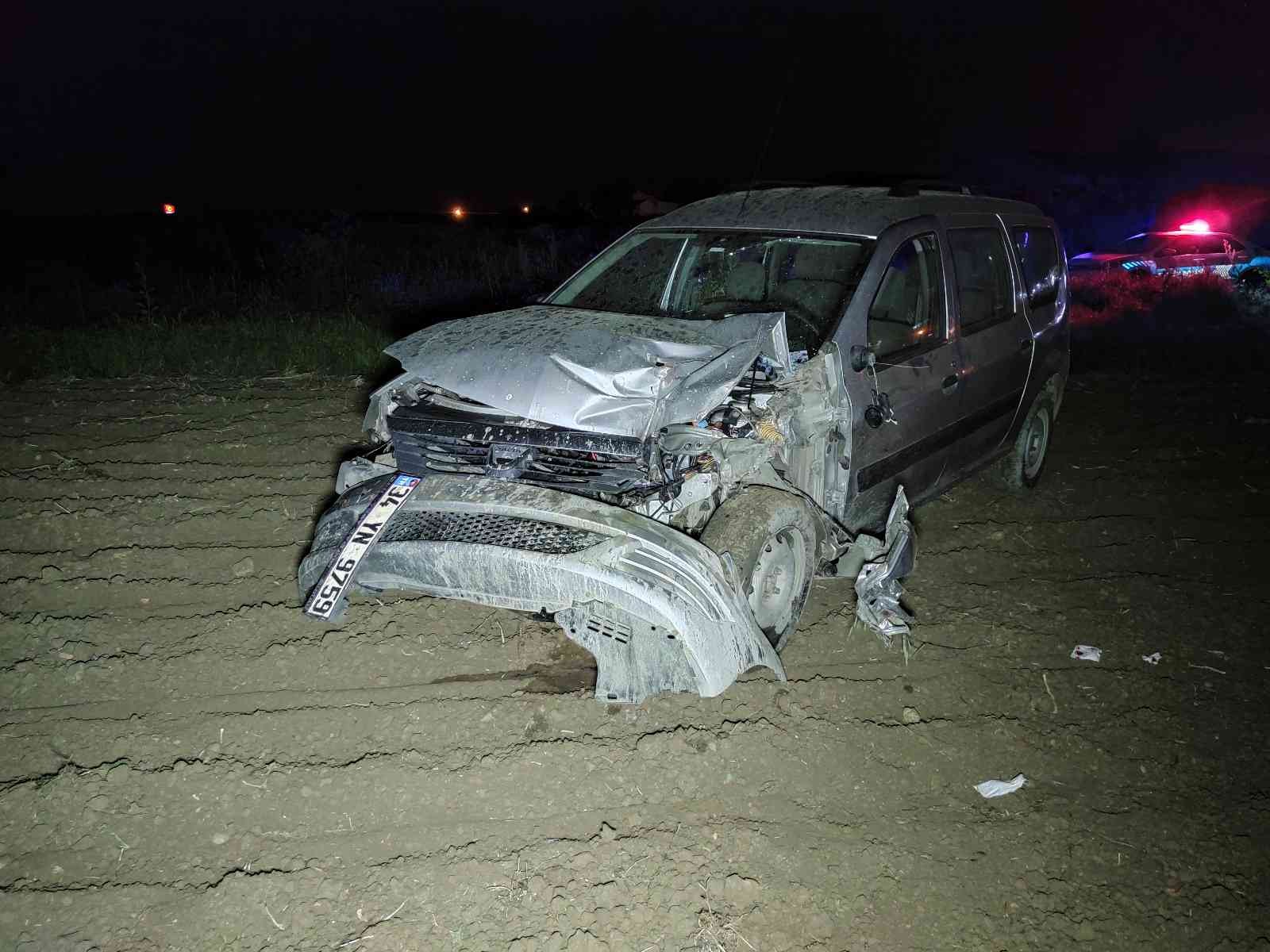 Tekirdağ’ın Malkara ilçesinde traktör ile hafif ticari aracın çarpıştığı kazada 1 kişi yaralandı. Kaza, Malkara-Deveci Mahallesi karayolu ...