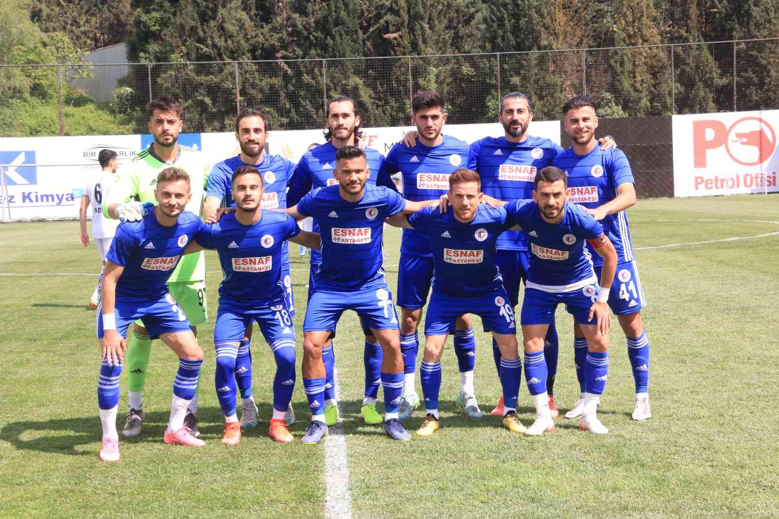 TFF 3. Lig: Belediye Derincespor: 1 - Fethiyespor: 1 TFF 3. Lig 3. Grup 34. hafta maçında play-off umuduyla çıkan Belediye Derincespor, Fethiyespor’u ağırladı. İlk yarısı golsüz geçen karşılaşma 1-1 ...