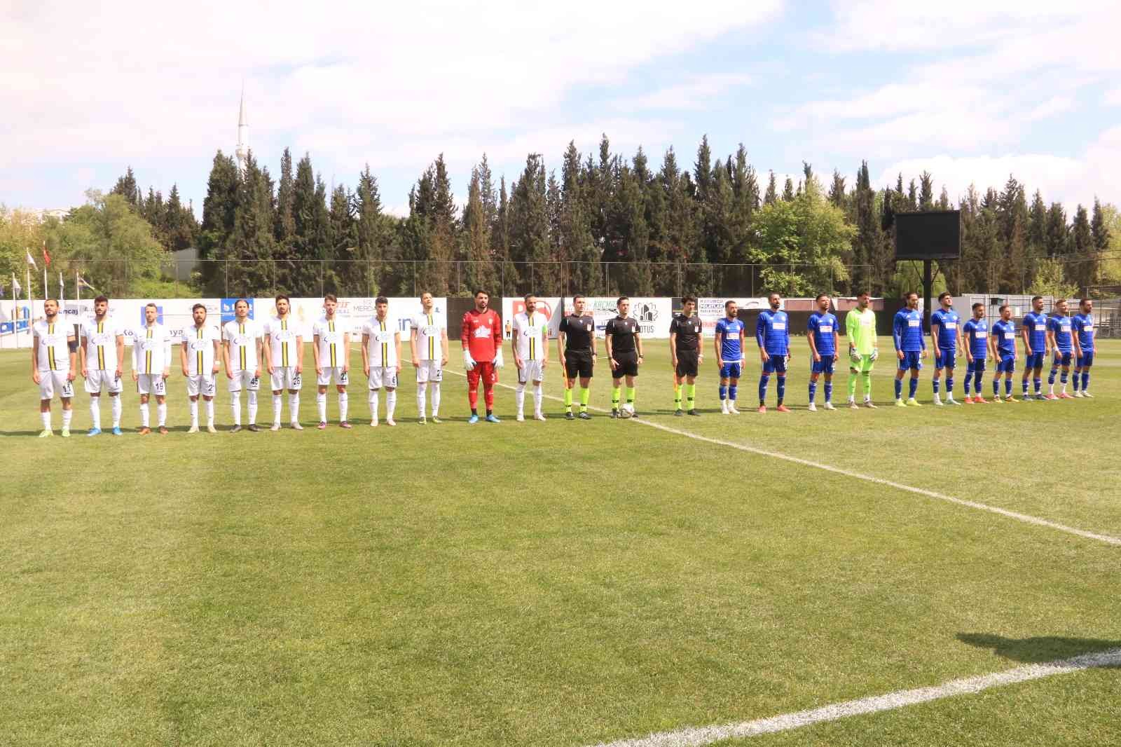 TFF 3. Lig: Belediye Derincespor: 1 - Fethiyespor: 1 TFF 3. Lig 3. Grup 34. hafta maçında play-off umuduyla çıkan Belediye Derincespor, Fethiyespor’u ağırladı. İlk yarısı golsüz geçen karşılaşma 1-1 ...