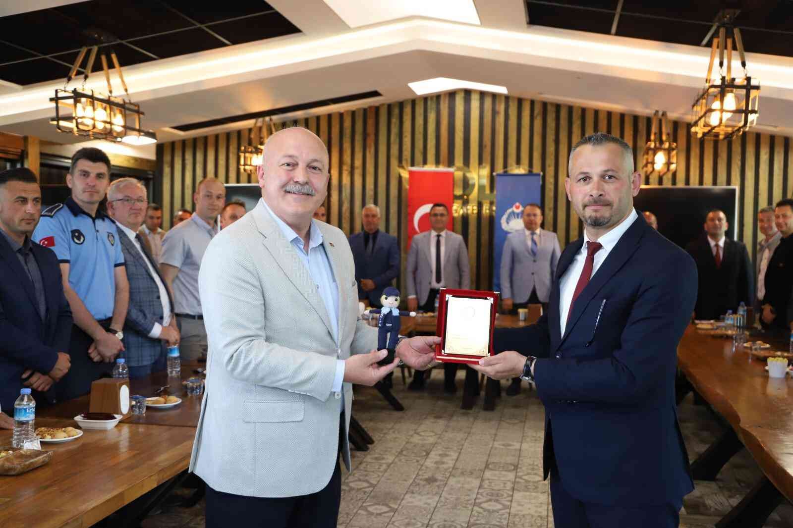 Trakya bölgesinde yer alan il ve ilçe belediyelerine bağlı zabıta teşkilatları bir araya gelerek ’Trakya Zabıta Birliğini’ kurdu. Trakya ...