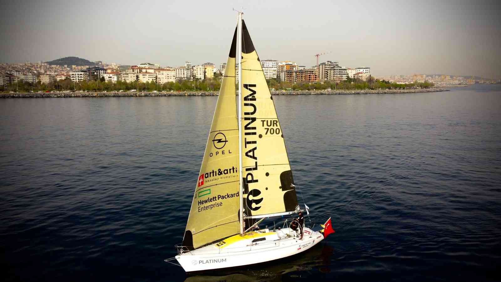 Yelken sporunun Türkiye’deki en önemli temsilcilerinden Atilla ve Tolga Gökova kardeşler, Turkcell Platinum ana sponsorluğunda, Türkiye turu ...