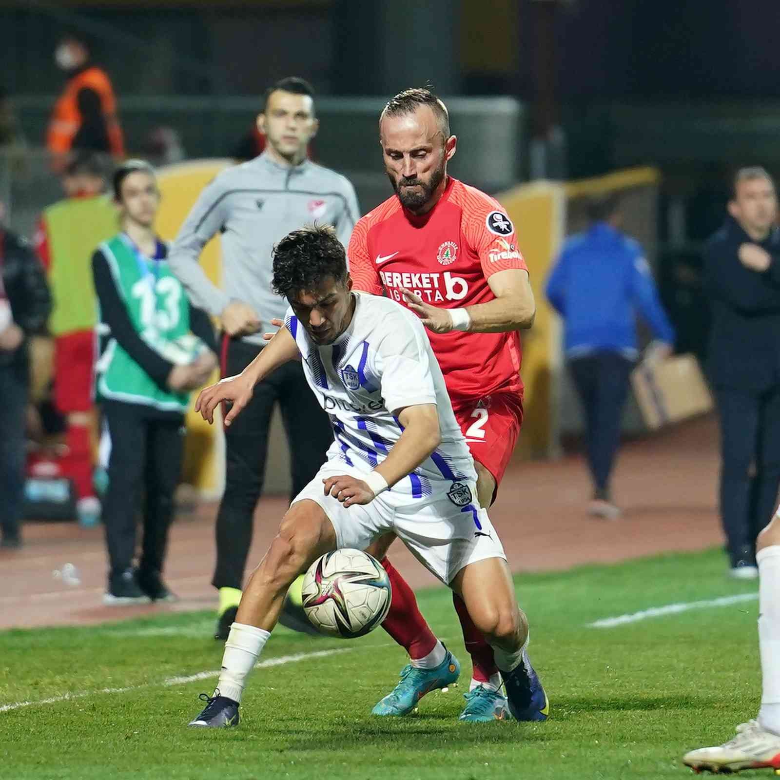 Ümraniyespor’da, Avdija Vrsajevic ile yollar ayrıldı Ümraniyespor, 2020-2021 sezonunda kadrosuna kattığı Avdija Vrsajevic ile yollarını ayırdı. Spor Toto 1. Lig’de şampiyon olarak önümüzdeki sezon ...