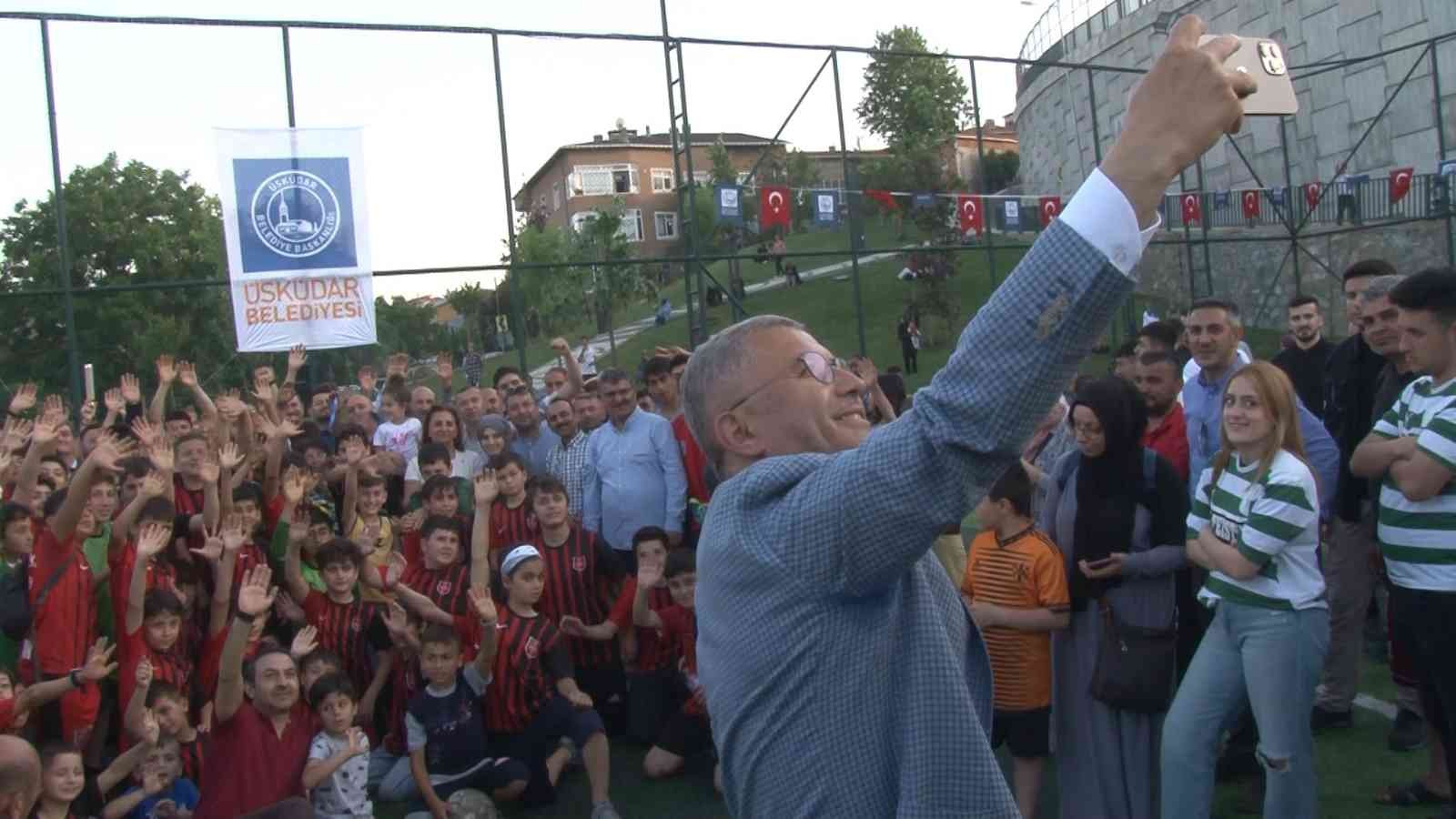 Üsküdar’da yapımı tamamlanan Yavuztürk Halısahası, Üsküdar Belediye Başkanı Hilmi Türkmen ve çocukların katılımı ile açıldı. Açılışın yanı sıra ...
