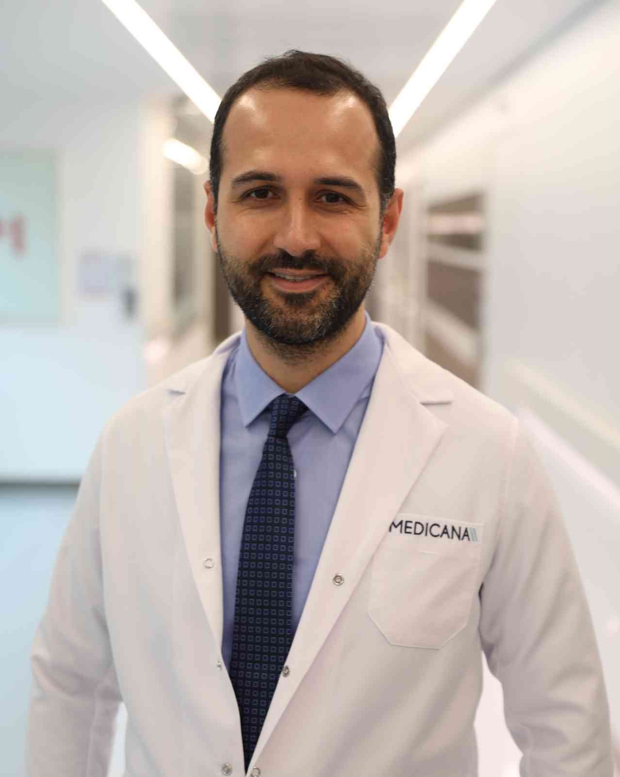 Doç. Dr. Hakan Demirci, "Vücudun diğer tüm sistemleri ile doğrudan etkileşim halinde olan bağırsaklar güçlü bir bağışıklık sistemi için kritik ...