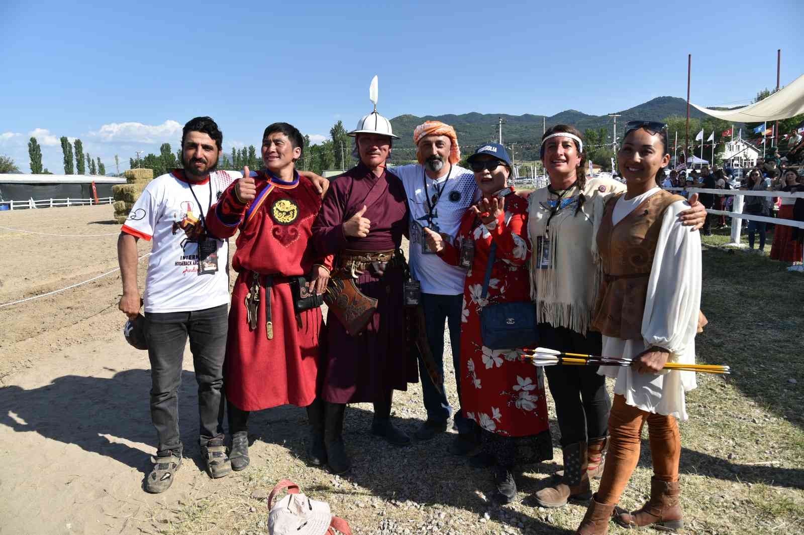 Sındırgı Akıncı Toyu Uluslararası Atlı Okçuluk müsabakaları için Türkiye’ye gelen, uzun yıllardır Müslümanlığı araştıran Moğolistan asıllı ...