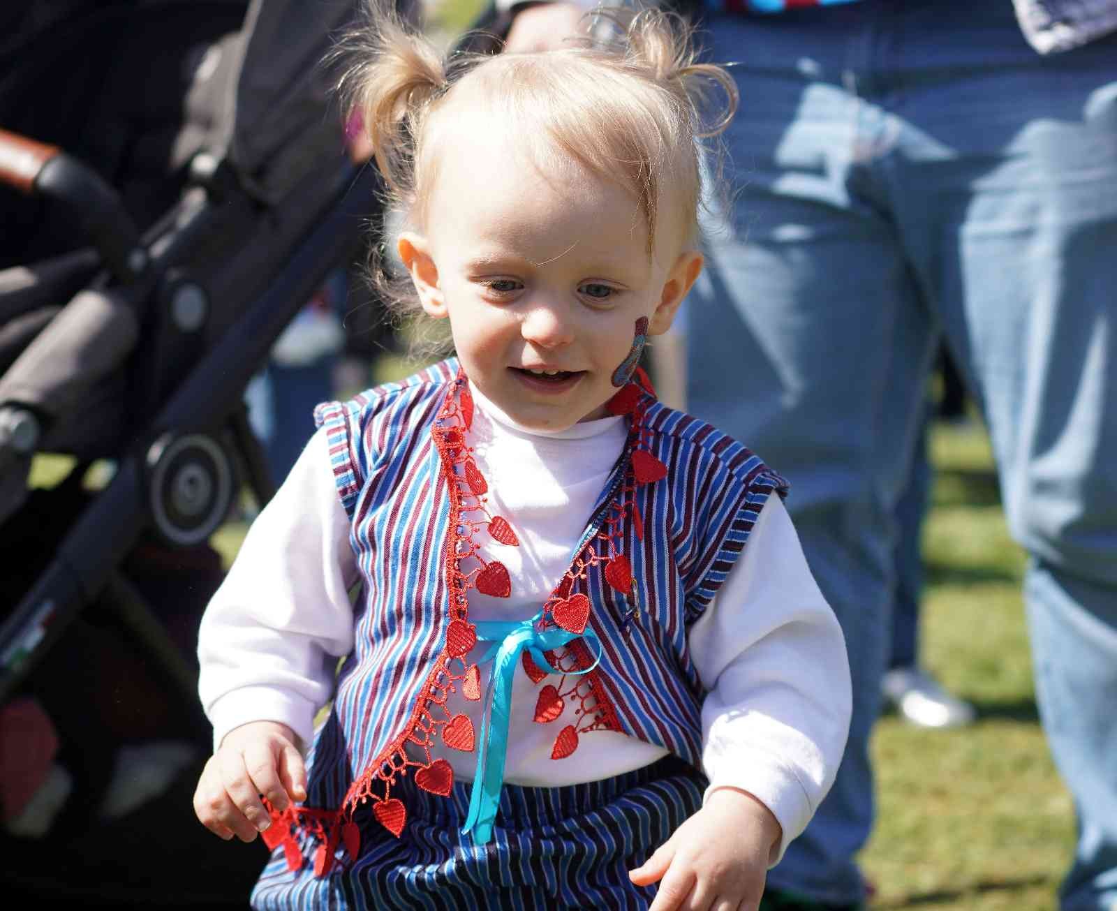 Yenikapı’da bordo-mavi coşku Trabzonspor taraftarları, Yenikapı’da şampiyonluk kutlamalarına başladı. Yoğun güvenlik önlemleri eşliğinde devam eden eğlence tüm coşkusuyla ...