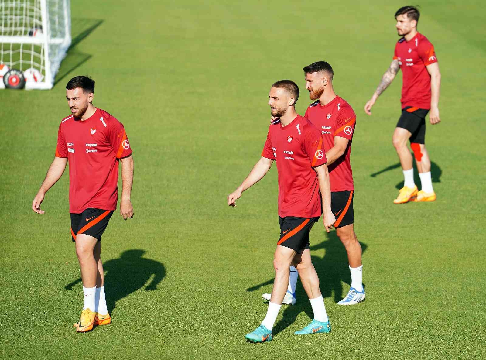 A Milli Futbol Takımı, UEFA Uluslar C Ligi 1. Grup’ta 4 Haziran Cumartesi günü Faroe Adaları ile oynayacağı maçın hazırlıklarını yaptığı ...