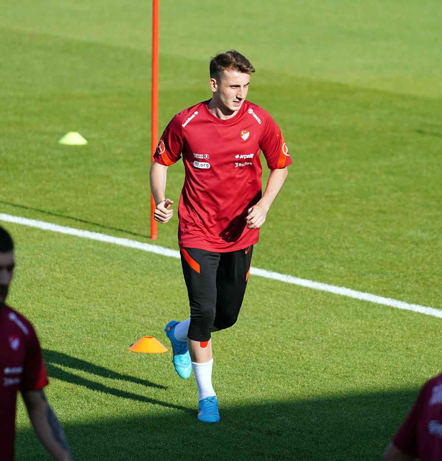 A Milli Futbol Takımı, UEFA Uluslar C Ligi 1. Grup’ta 4 Haziran Cumartesi günü Faroe Adaları ile oynayacağı maçın hazırlıklarını yaptığı ...