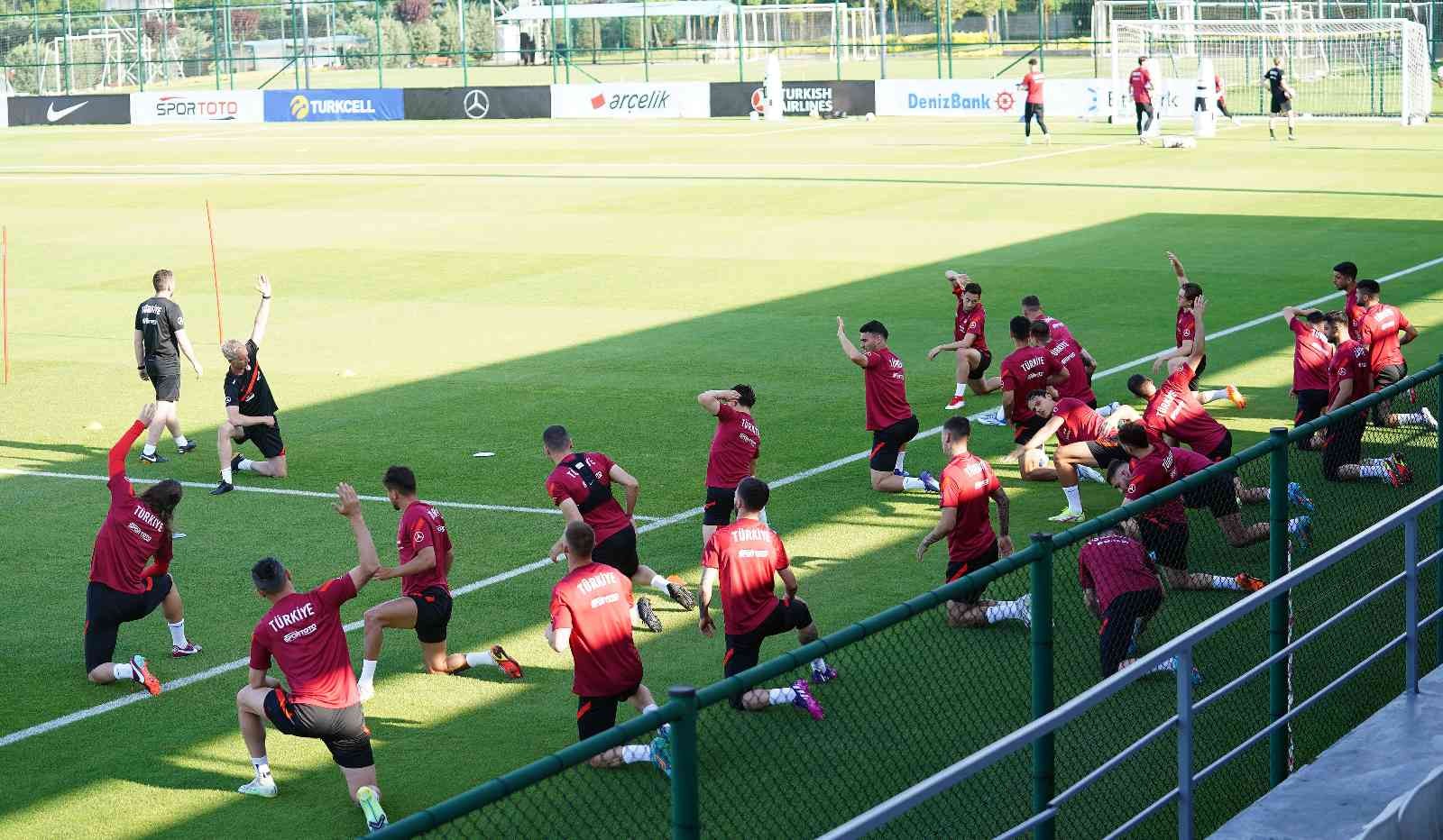 A Milli Futbol Takımı, UEFA Uluslar C Ligi 1. Grup’ta 4 Haziran Cumartesi günü Faroe Adaları ile oynayacağı maçın hazırlıklarını yaptığı ...