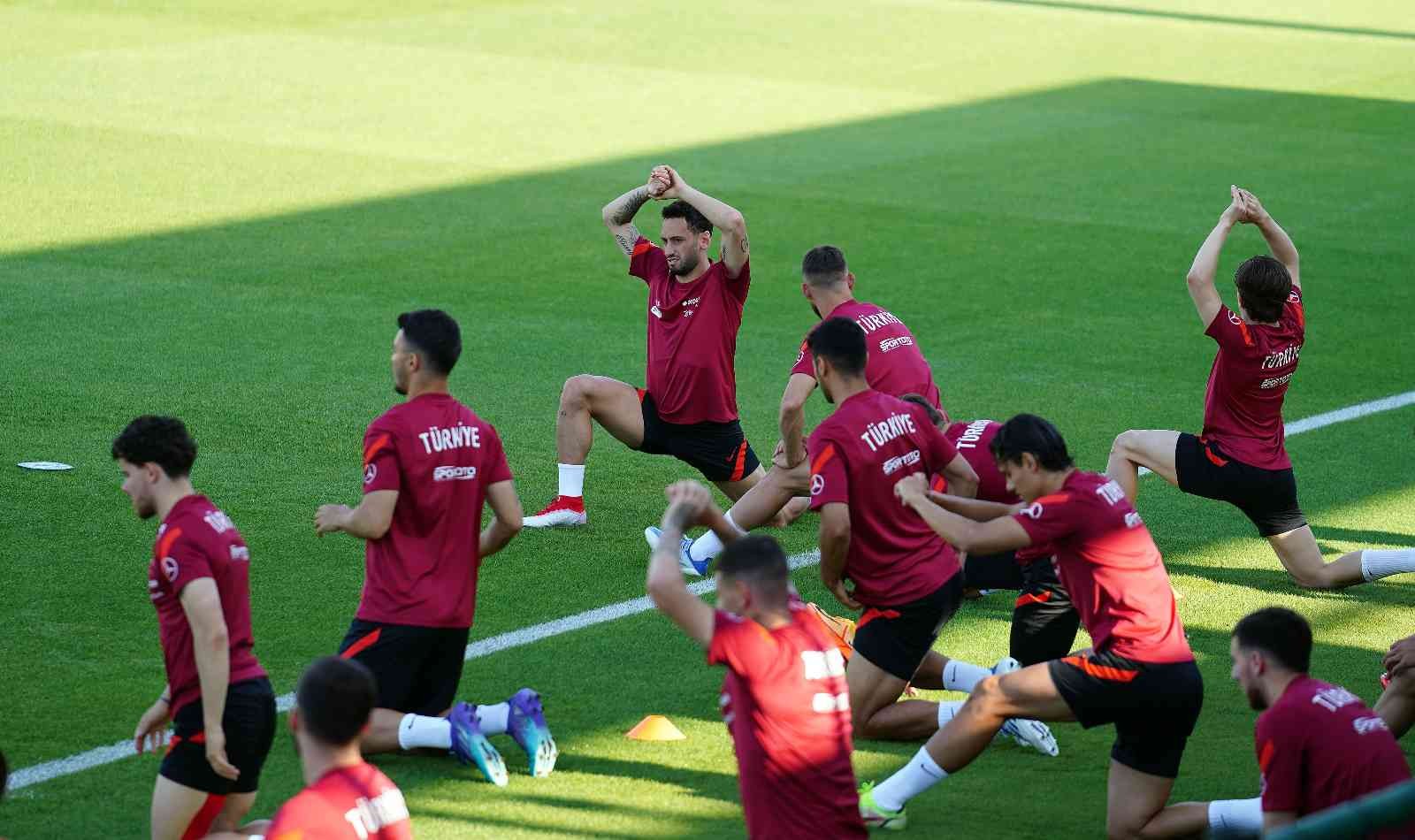 A Milli Futbol Takımı, UEFA Uluslar C Ligi 1. Grup’ta 4 Haziran Cumartesi günü Faroe Adaları ile oynayacağı maçın hazırlıklarını yaptığı ...