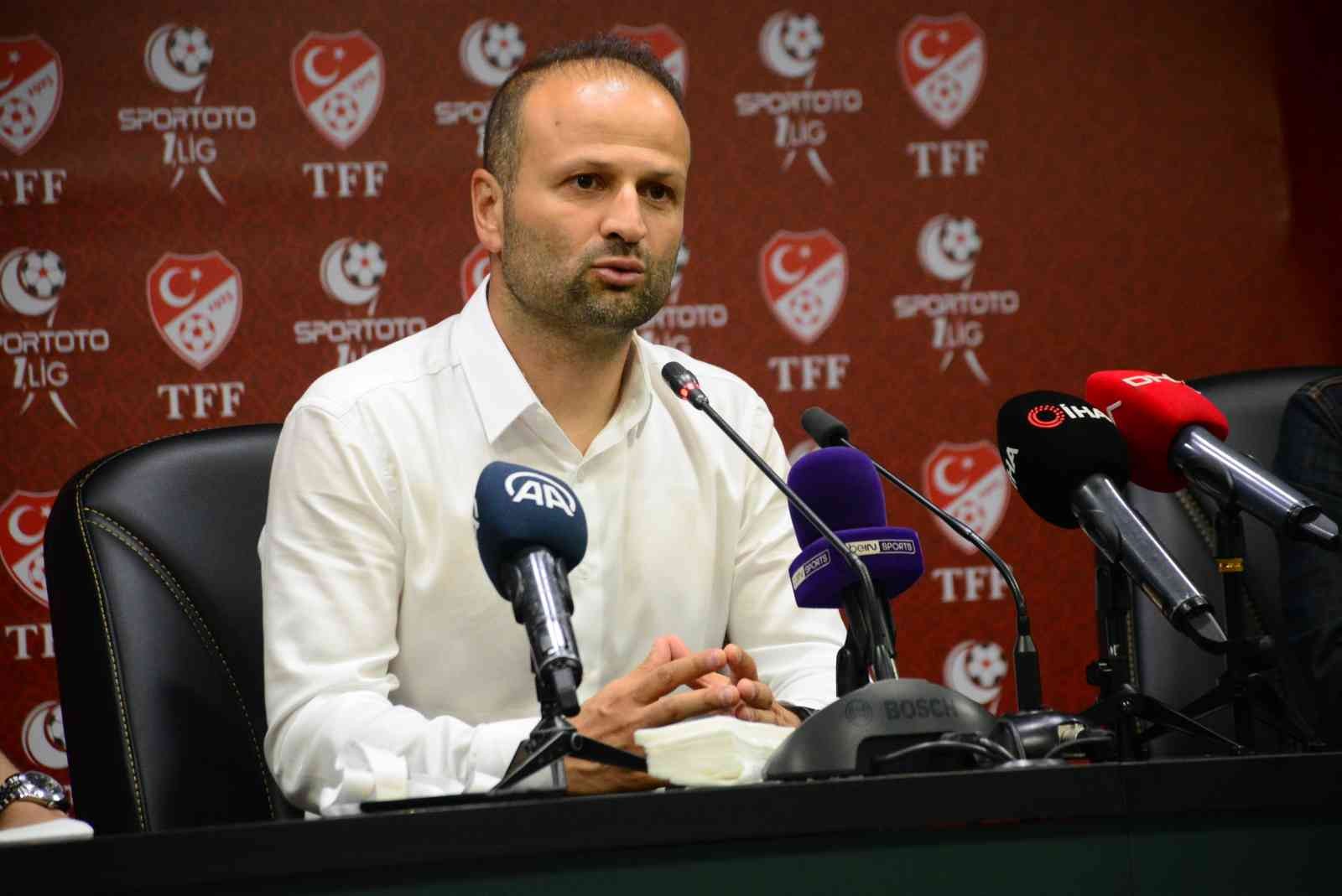 Spor Toto 1.Lig Play-Off Final karşılaşmasında İstanbulspor, Bandırmaspor’u 2-1 mağlup ederek Süper Lig’e çıkarken, maçın ardından teknik ...