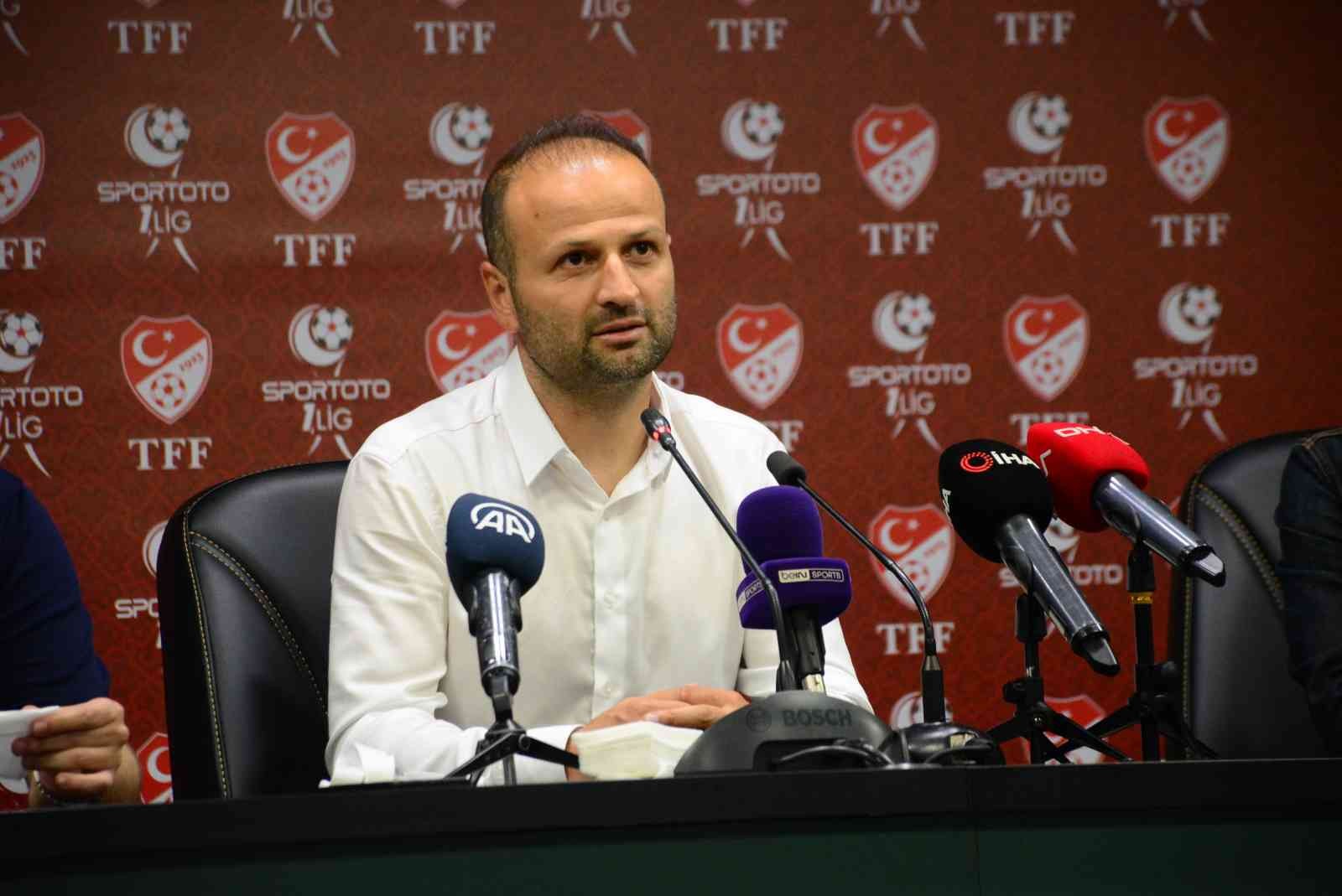 Spor Toto 1.Lig Play-Off Final karşılaşmasında İstanbulspor, Bandırmaspor’u 2-1 mağlup ederek Süper Lig’e çıkarken, maçın ardından teknik ...