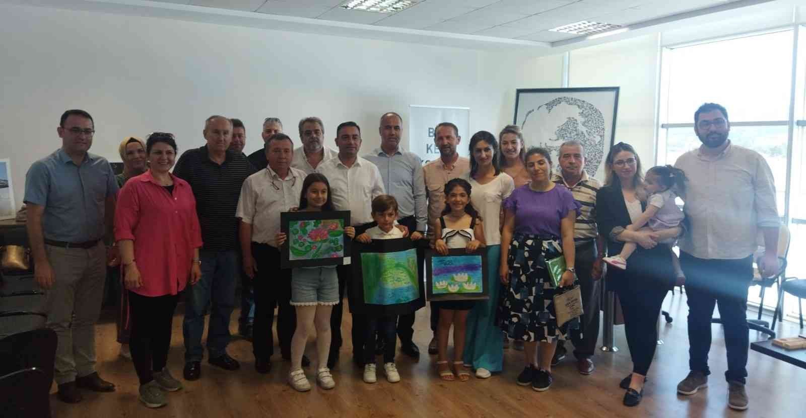 Çanakkale’nin Biga ilçesinde ilkokullar arasında ’Nilüfer Çiçeği’ resim yarışması düzenlendi. Dünya çevre günü dolayısıyla Çanakkale’nin Biga ...