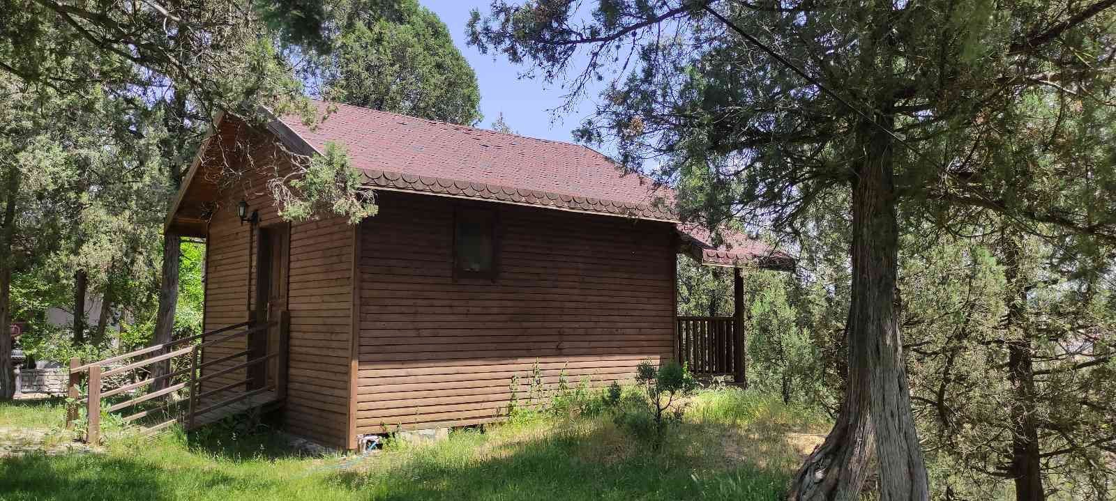 Bu yaz doğa tatilleri moda Bu yıl yüksek fiyattan dolayı Ege ve Akdeniz kıyılarına gidemeyenler doğa tatillerini tercih ediyor. Harmancık ilçesinde bulunan Bungalov evler ...