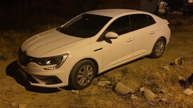 Edirne’de silahlı saldırı: 1 yaralı Edirne’de bir barın önünden araçtan açılan silahlı saldırıda 1 kişi yaralandı. Edinilen bilgiye göre, Edirne’nin 1. Murat Mahallesi Haşim İşcan ...