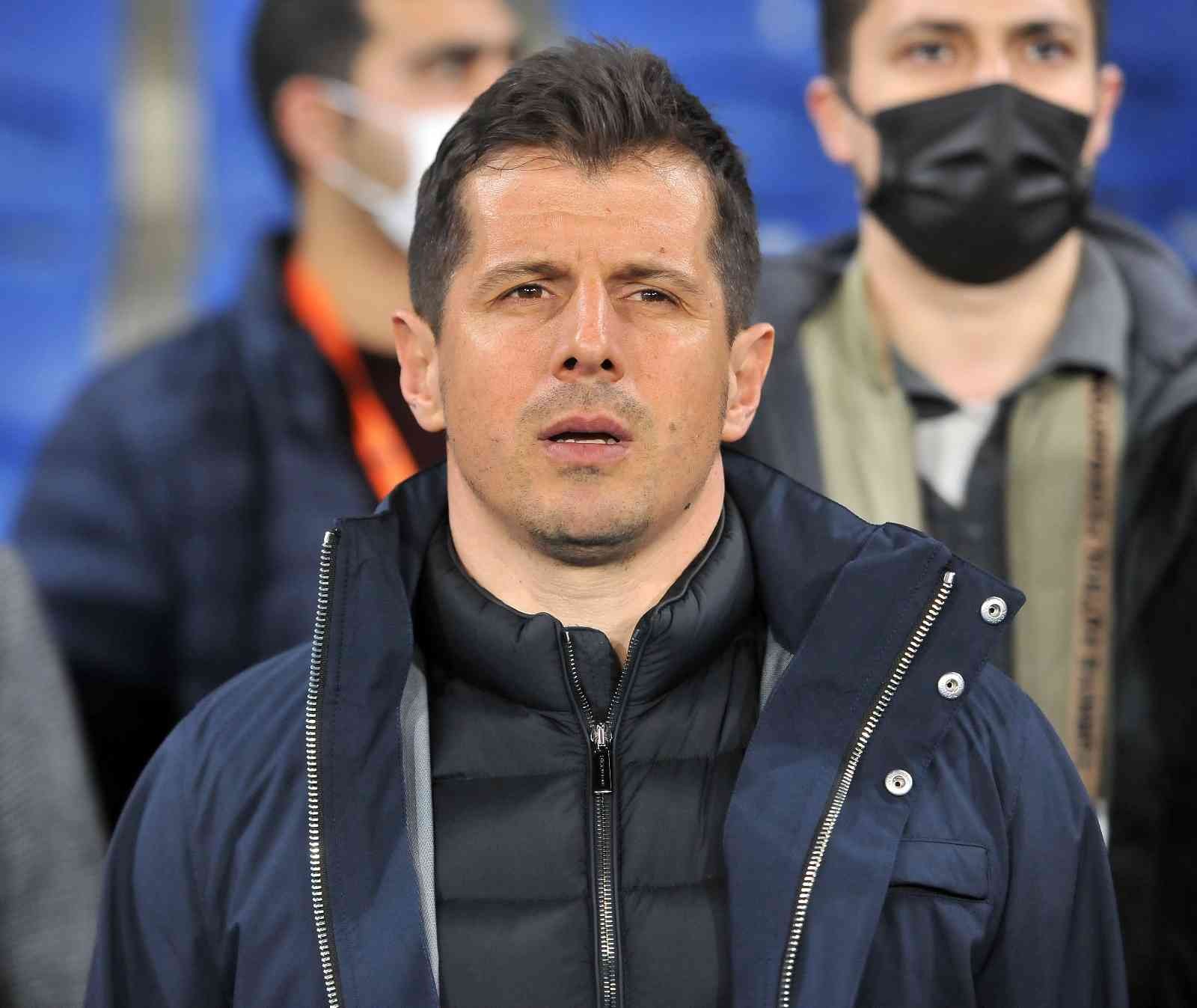 Emre Belözoğlu, Ozan Tufan’ı istiyor Medipol Başakşehir Teknik Direktörü Emre Belözoğlu, Fenerbahçe’de kadro dışı kalan Ozan Tufan’ı kadrosunda görmek istiyor. Ozan ile ayrıca ...