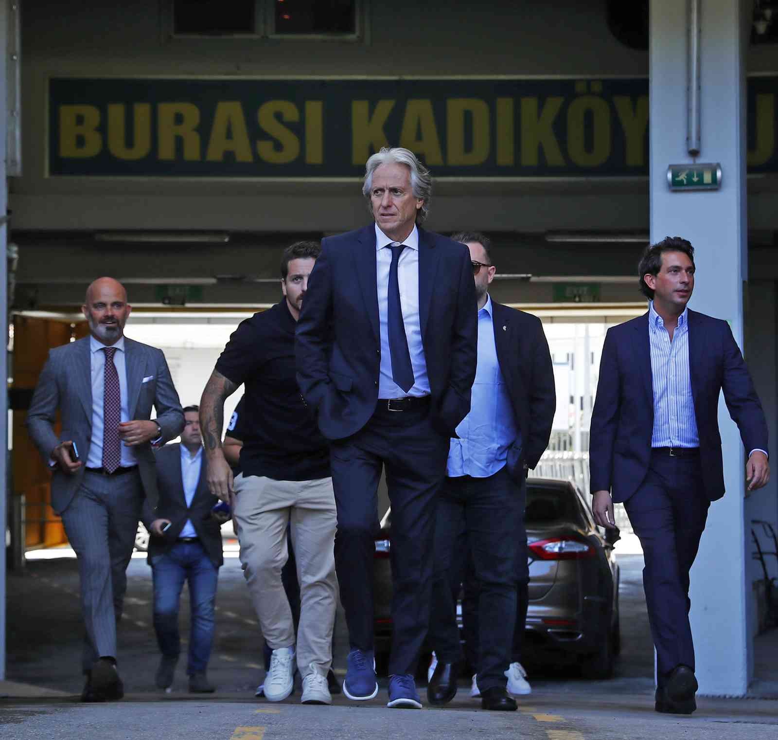 Jorge Jesus Kadıköy’de Fenerbahçe’nin yeni teknik direktörü Jorge Jesus, stadı gezdi. Sarı-lacivertli takımın yeni teknik direktörü Jorge Jesus, Fenerbahçe Başkanı Ali ...