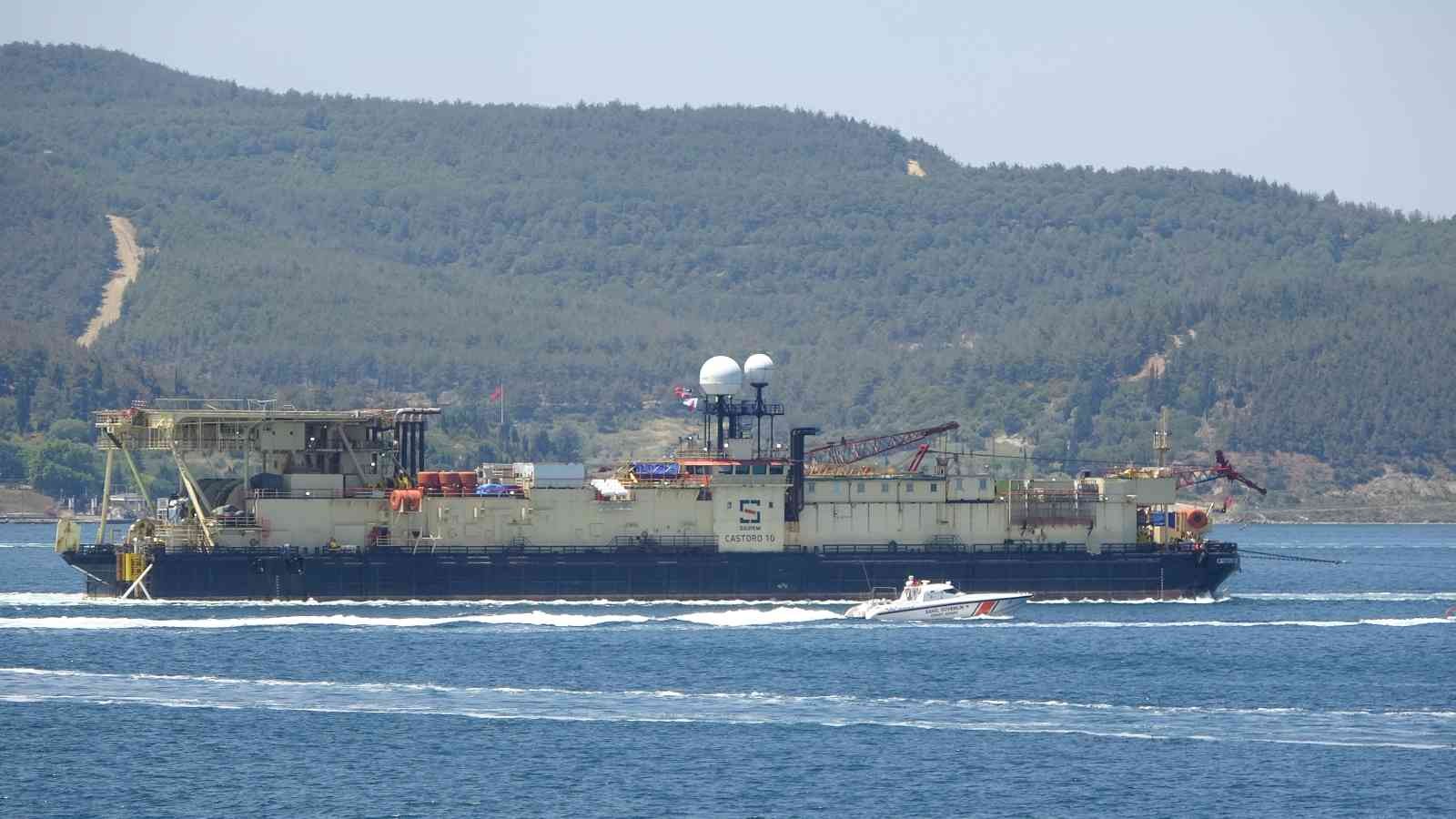 Karadeniz’de bulunan 540 milyar metreküplük doğalgaz rezervinin karaya çıkartılması için sığ denizlerde boru serpme işlemini yapacak olan ...