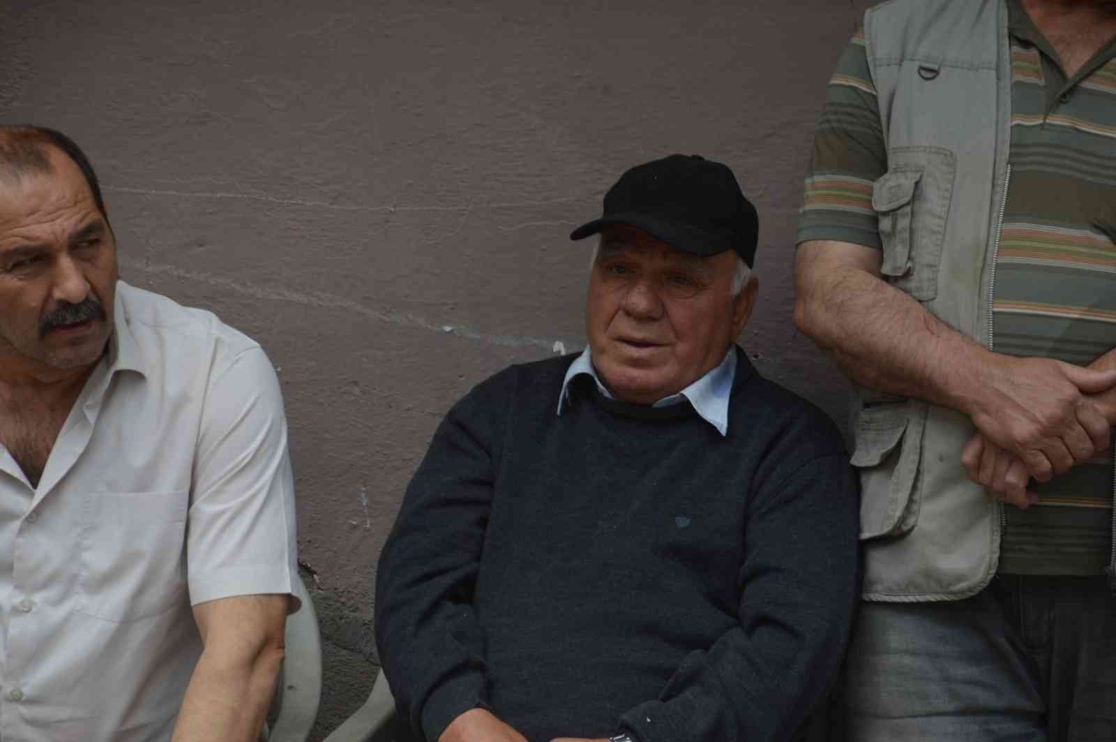 Erzurum’un Şenkaya ilçesinde arkeolojik çalışma yaparken kene ısırması sonrasında tedavi gördüğü hastanede hayatını kaybeden 52 yaşındaki Murat ...