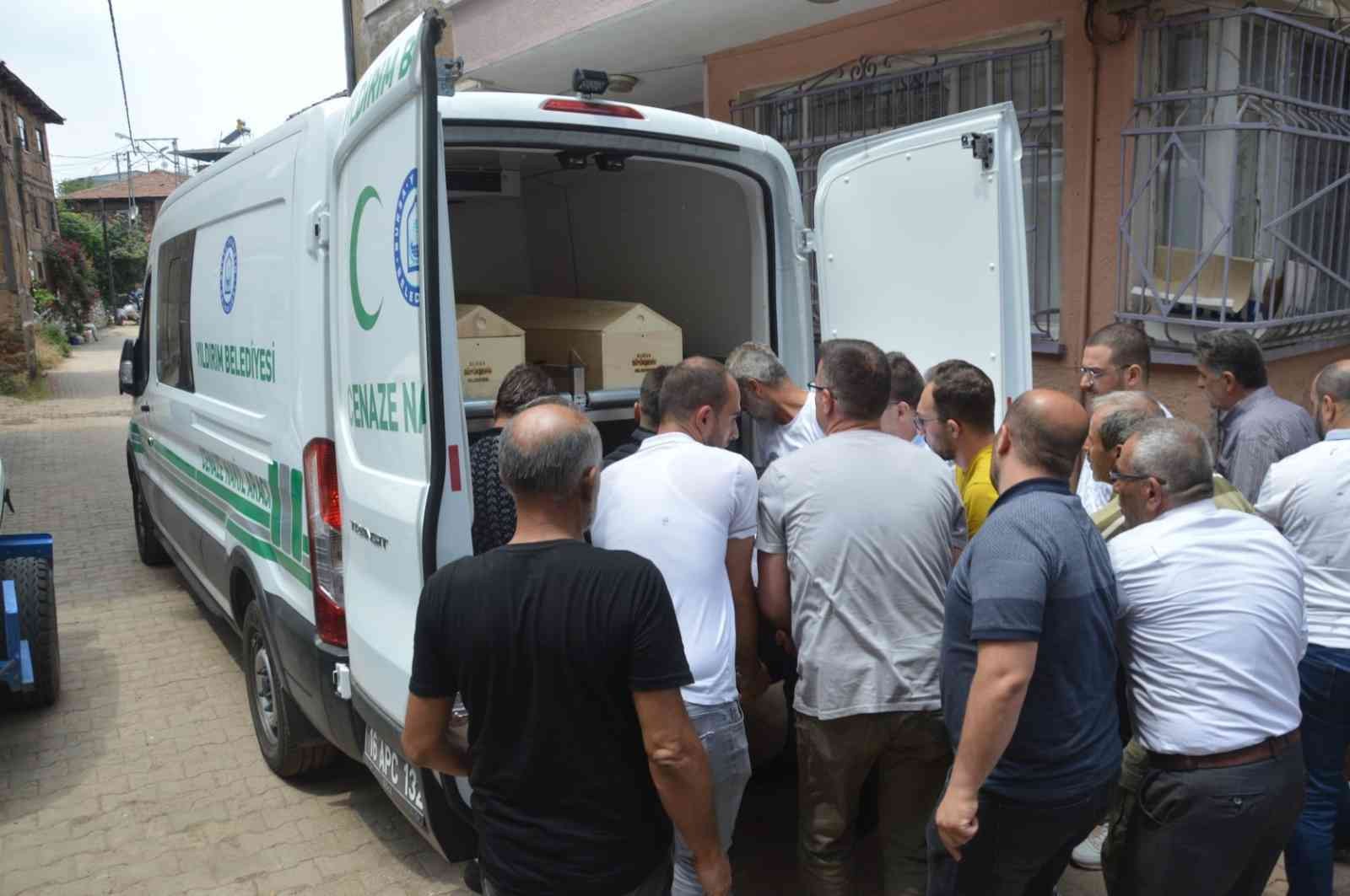 Erzurum’un Şenkaya ilçesinde arkeolojik çalışma yaparken kene ısırması sonrasında tedavi gördüğü hastanede hayatını kaybeden 52 yaşındaki Murat ...