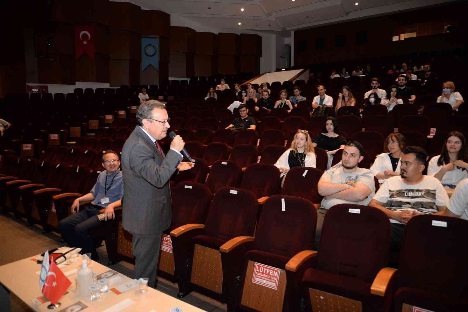 Bursa Uludağ Üniversitesi (BUÜ) Sağlık ve Etik Düşünce Topluluğu ile Genç Yeşilay Topluluğu’nun 31 Mayıs Dünya Tütünsüz Günü nedeniyle ‘Serbest ...