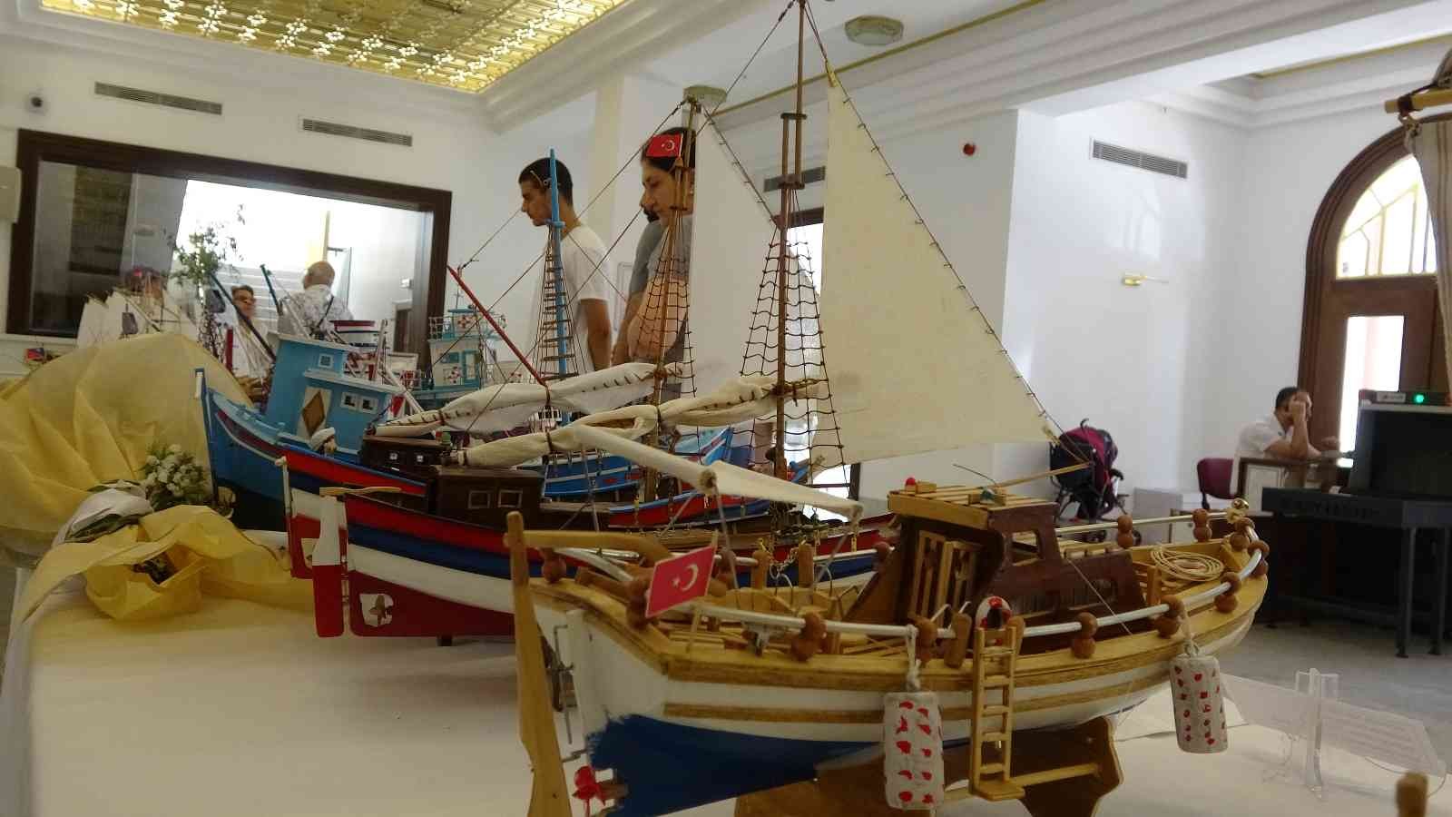 Minyatür gemiler görenleri şaşkına çevirdi Türkiye’nin kurumsal ilk “Model Gemi Yapımı Sergisi” Bursa’da düzenlendi. Gemlik Halk Eğitim Merkez’ine bağlı kursiyerler, hocaları Mustafa ...