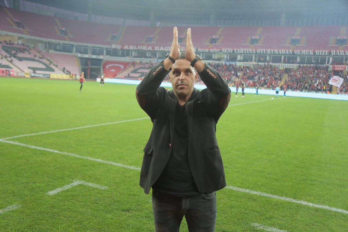 Adı Süper Lig takımlarıyla anılan Muhammed Marhoon ile ilgili konuşan Teknik Direktör Mujtaba Ghuloom, "Marhoon, şu an Arap ülkelerindeki en ...