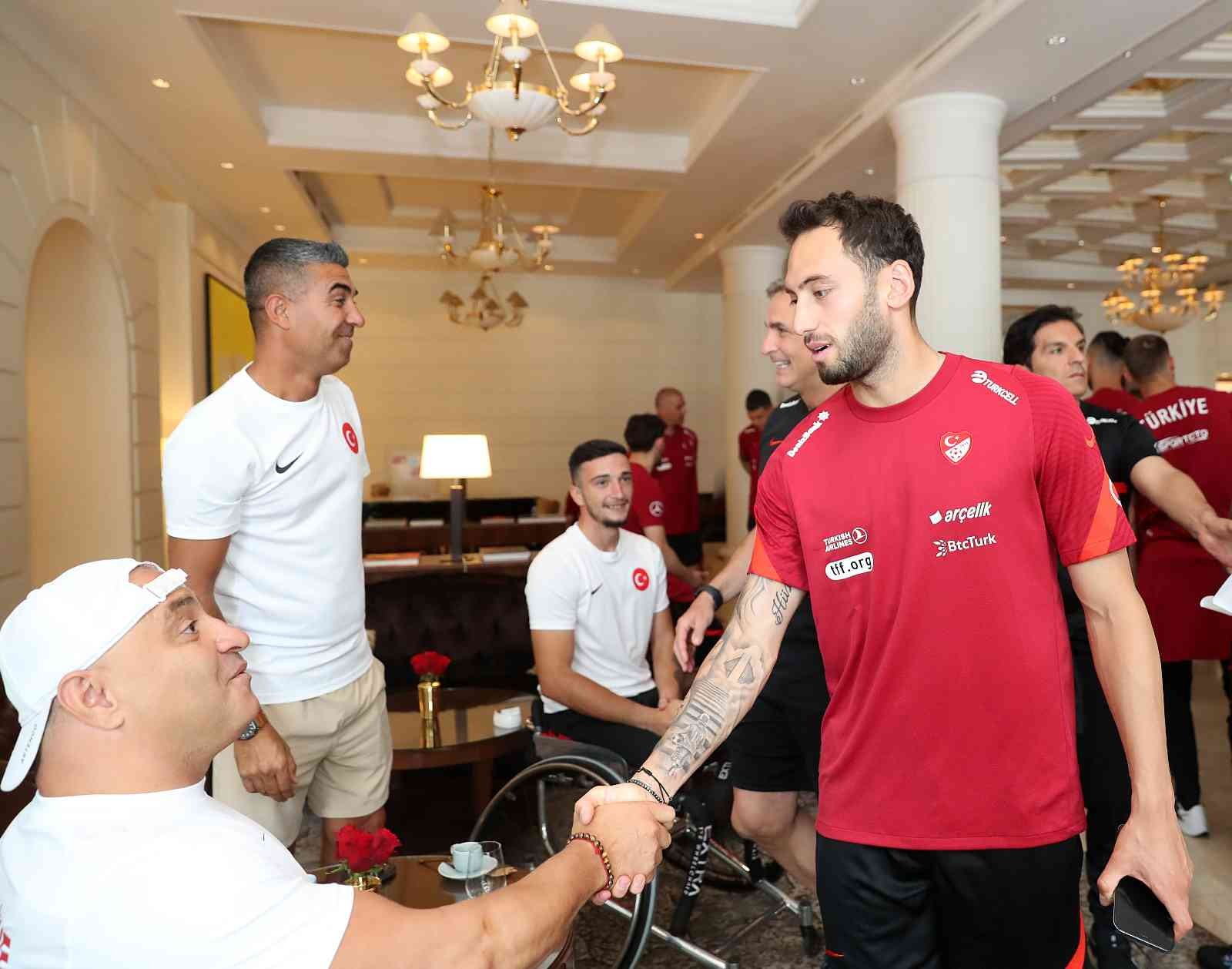 Tekerlekli Sandalye Tenis Milli Takımı’ndan, A Milli Takım’a ziyaret Litvanya’nın başkenti Vilnius’ta uluslararası bir turnuvaya katılan Tekerlekli Sandalye Tenis Milli Takımı oyuncuları, yarın akşam UEFA Uluslar ...