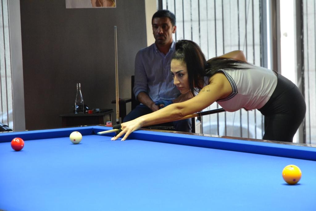 Ünlü isimler, Maltepe’deki bilardo turnuvasında kozlarını paylaştı Maltepe’de düzenlenen “Verhoeven Cup İstanbul Şöhretler Karması 3 Bant Bilardo Turnuvası” başladı. Turnuvanın açılışına katılan Dağhan Külegeç ...