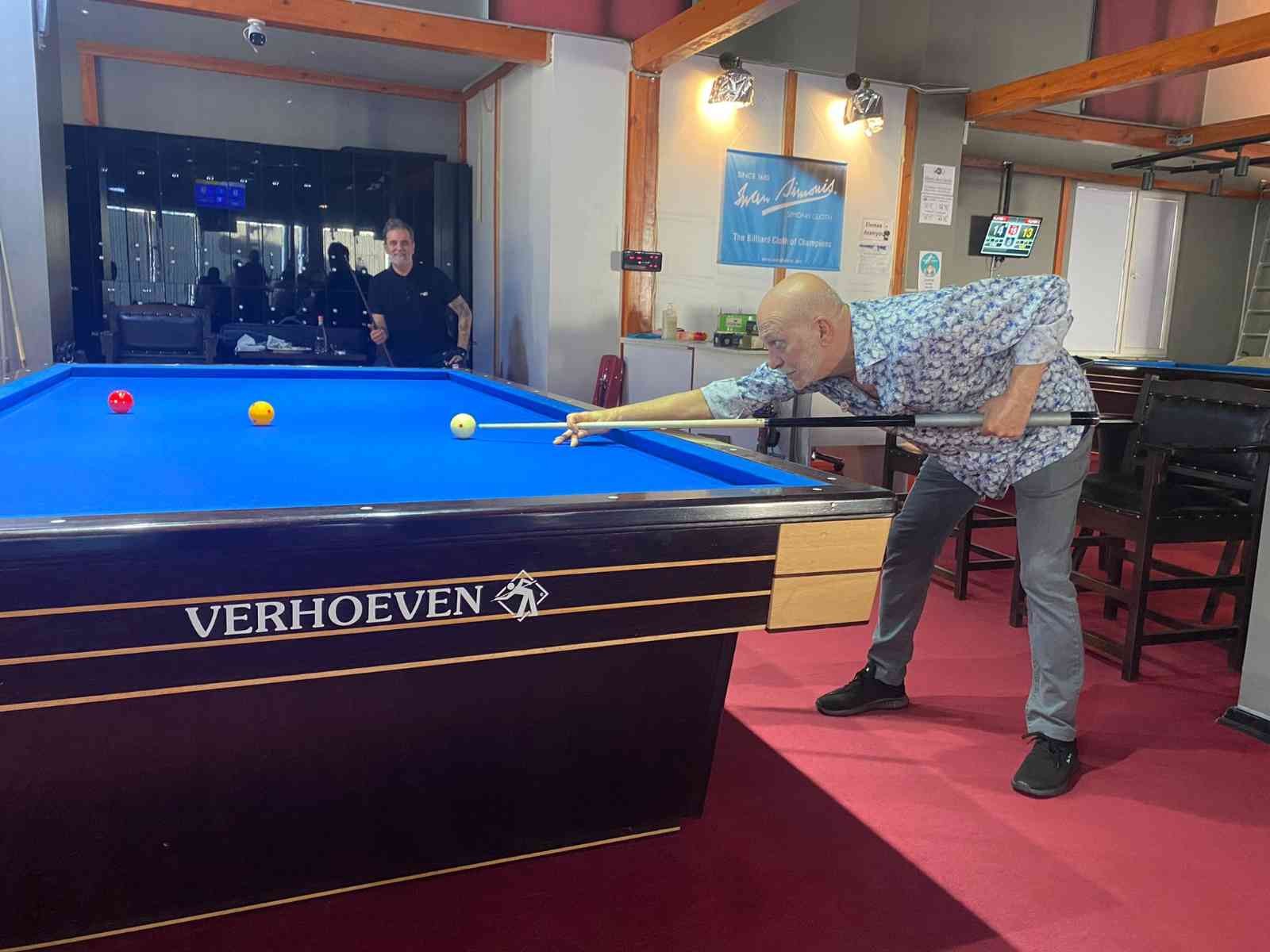 Ünlü isimler, Maltepe’deki bilardo turnuvasında kozlarını paylaştı Maltepe’de düzenlenen “Verhoeven Cup İstanbul Şöhretler Karması 3 Bant Bilardo Turnuvası” başladı. Turnuvanın açılışına katılan Dağhan Külegeç ...